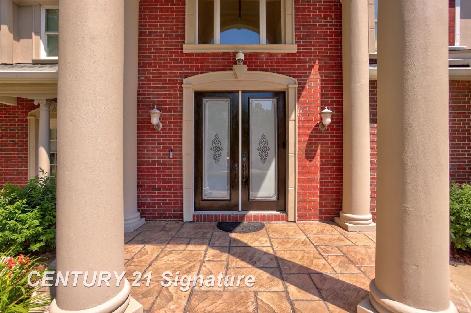 Saginaw, Michigan, 48609, United States, 4 Bedrooms Bedrooms, ,7 BathroomsBathrooms,Residential,For Sale,1980528