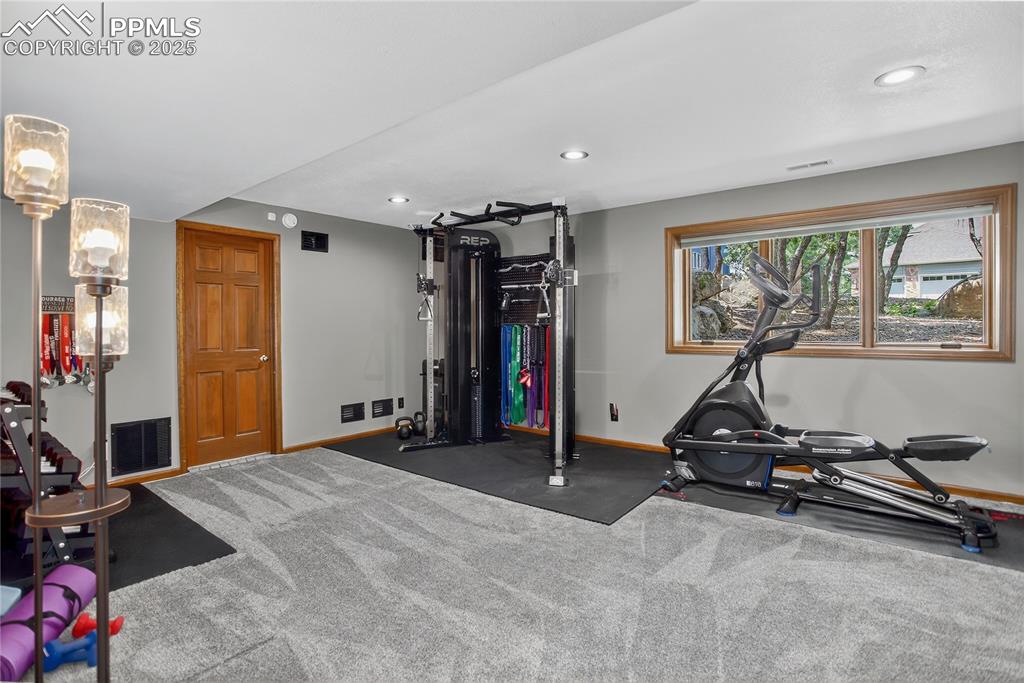 Colorado Springs, Colorado, 80906, United States, 4 Bedrooms Bedrooms, ,4 BathroomsBathrooms,Residential,For Sale,1906884