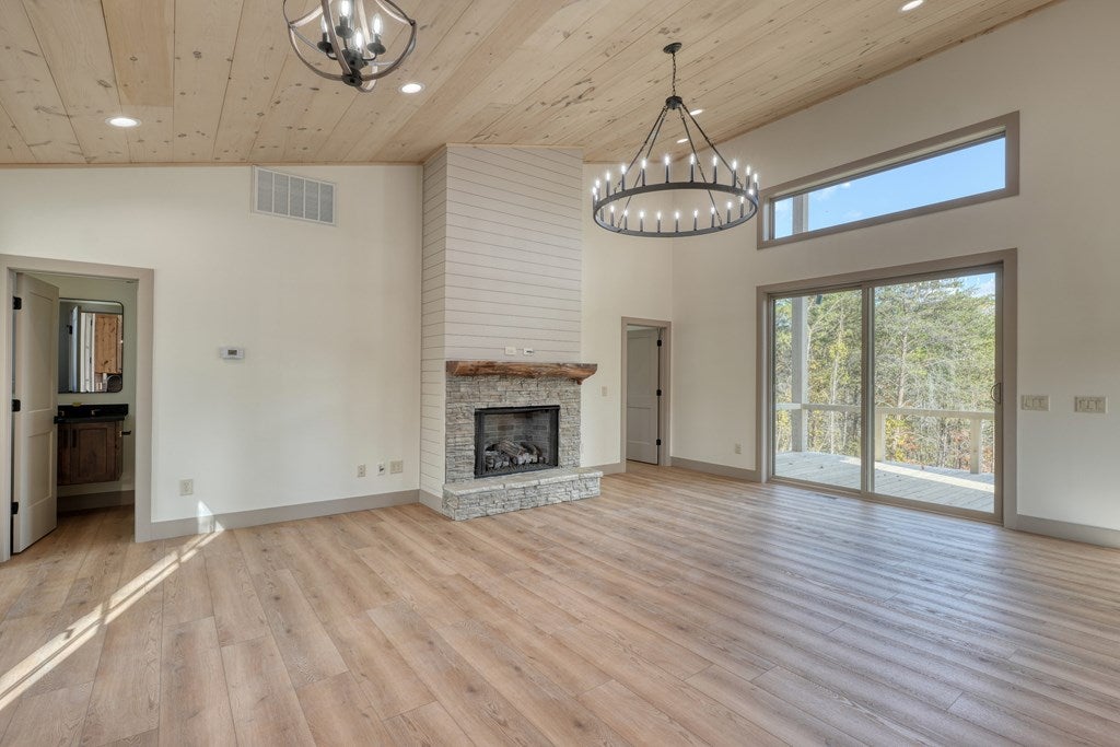 Hayesville, North Carolina, 28904, United States, 3 Bedrooms Bedrooms, ,4 BathroomsBathrooms,Residential,For Sale,1839913
