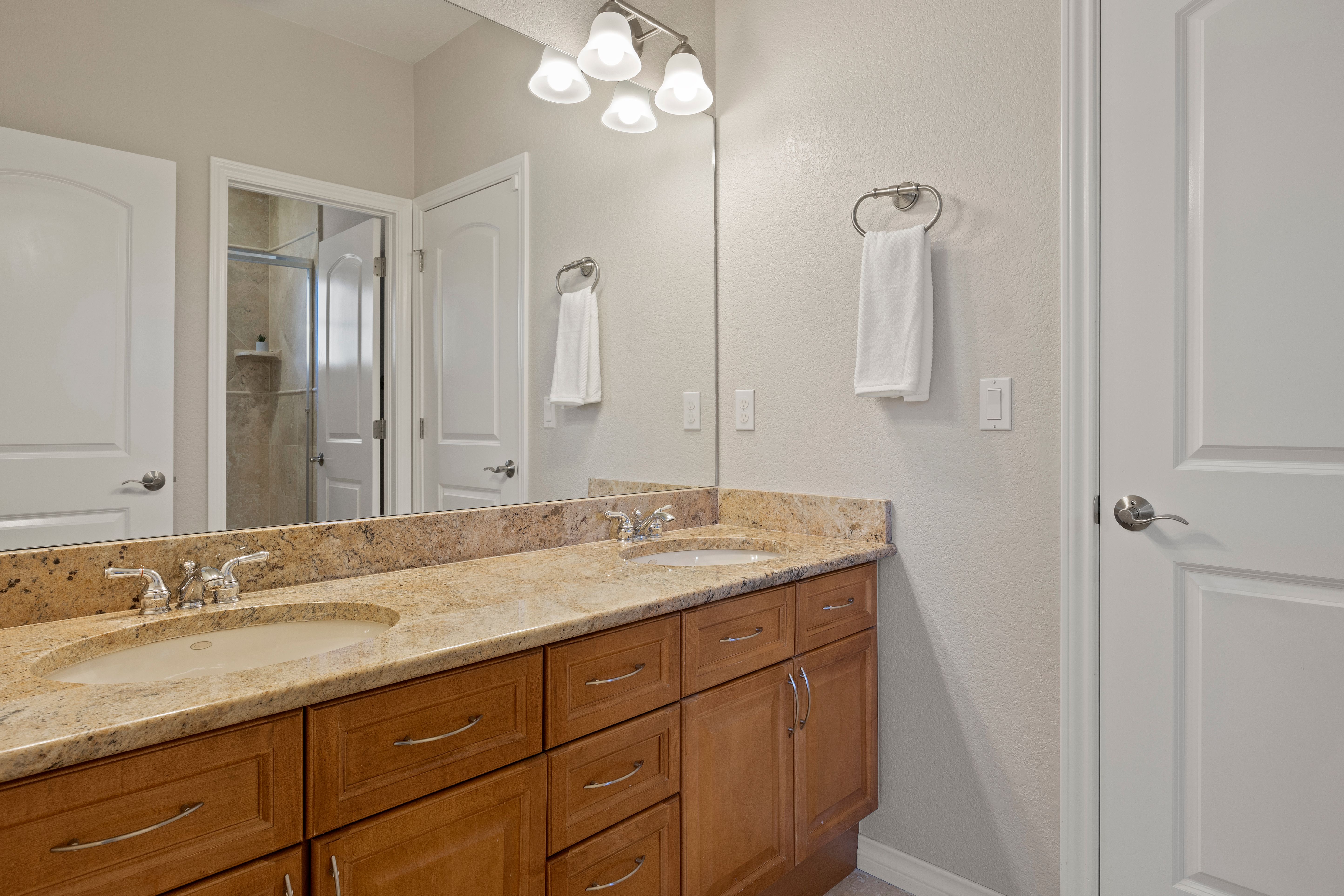  Ideal Blend of Space, Setting and Livability - 物件實景