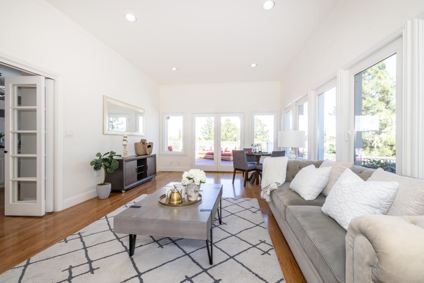 Hillsborough, California, 94010, United States, 5 Bedrooms Bedrooms, ,5 BathroomsBathrooms,Residential,For Sale,1940320