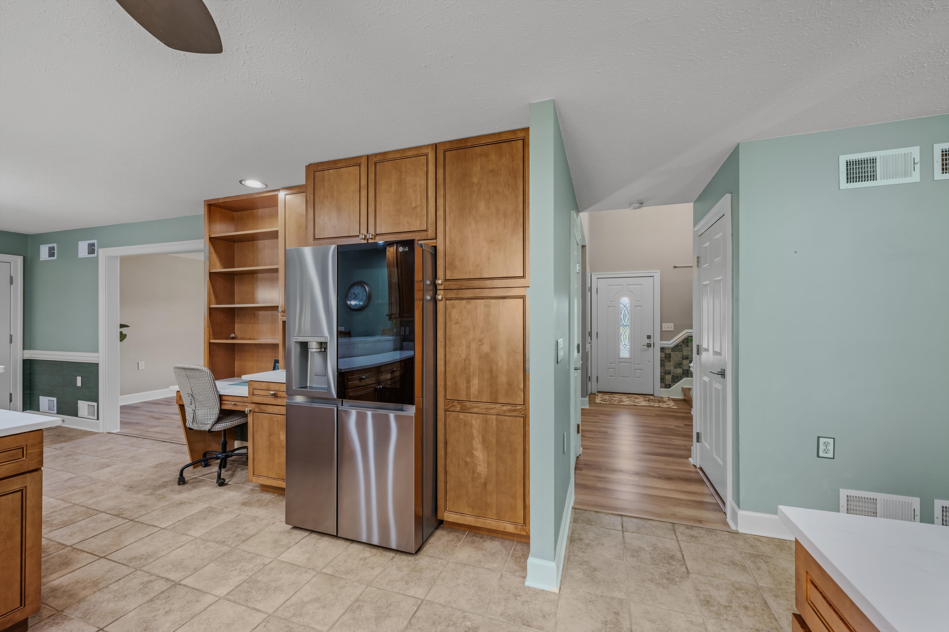 Martinsburg, West Virginia, 25403, United States, 3 Bedrooms Bedrooms, ,Residential,For Sale,1998035