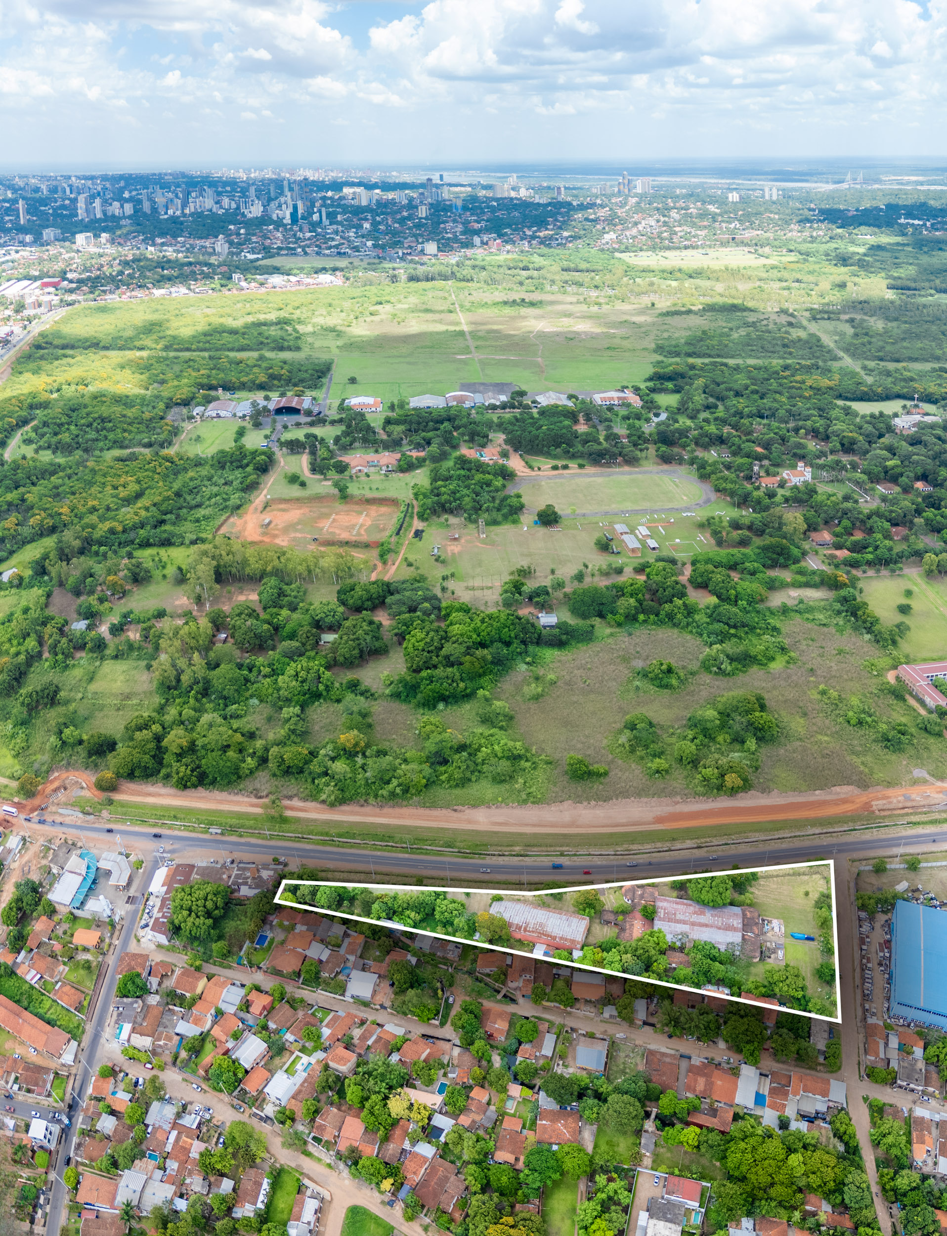  Development Land on General Aquino Avenue, Luque - 物件實景