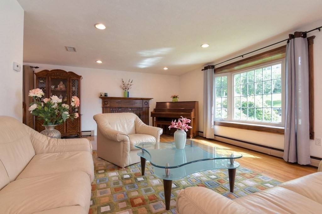20 Fairview St, Quincy, Massachusetts, 02169, United States, 5 Bedrooms Bedrooms, ,4 BathroomsBathrooms,Residential,For Sale,20 Fairview St,1010542
