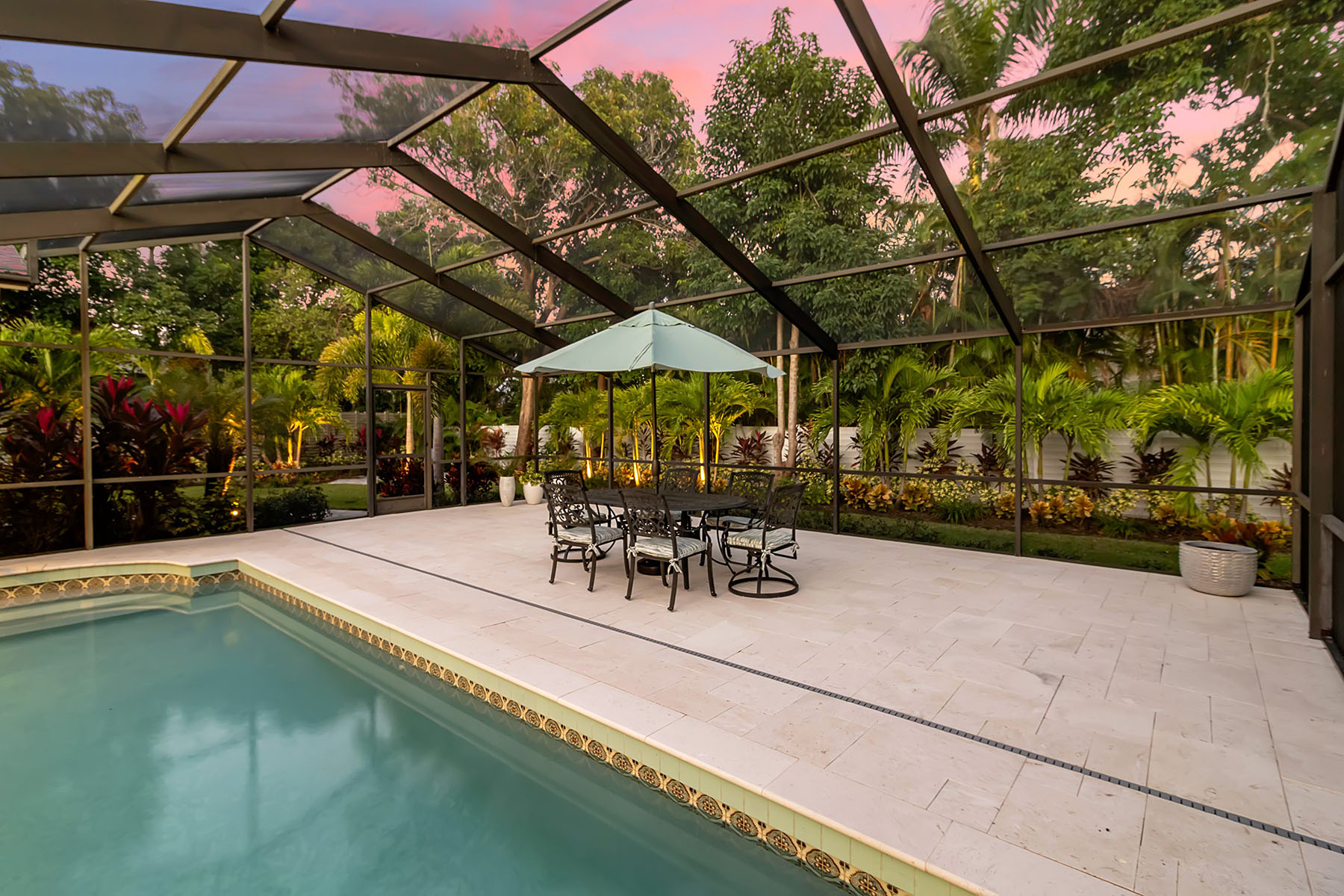  JOHNSON ESTATES - 物件實景