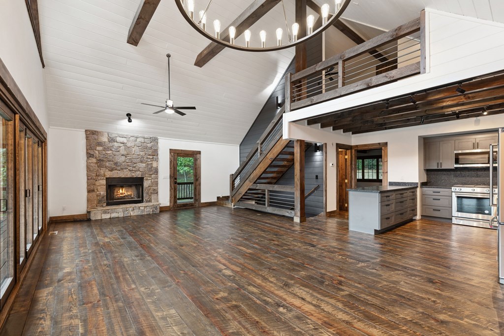 Blue Ridge, Georgia, 30513, United States, 3 Bedrooms Bedrooms, ,3 BathroomsBathrooms,Residential,For Sale,1974409