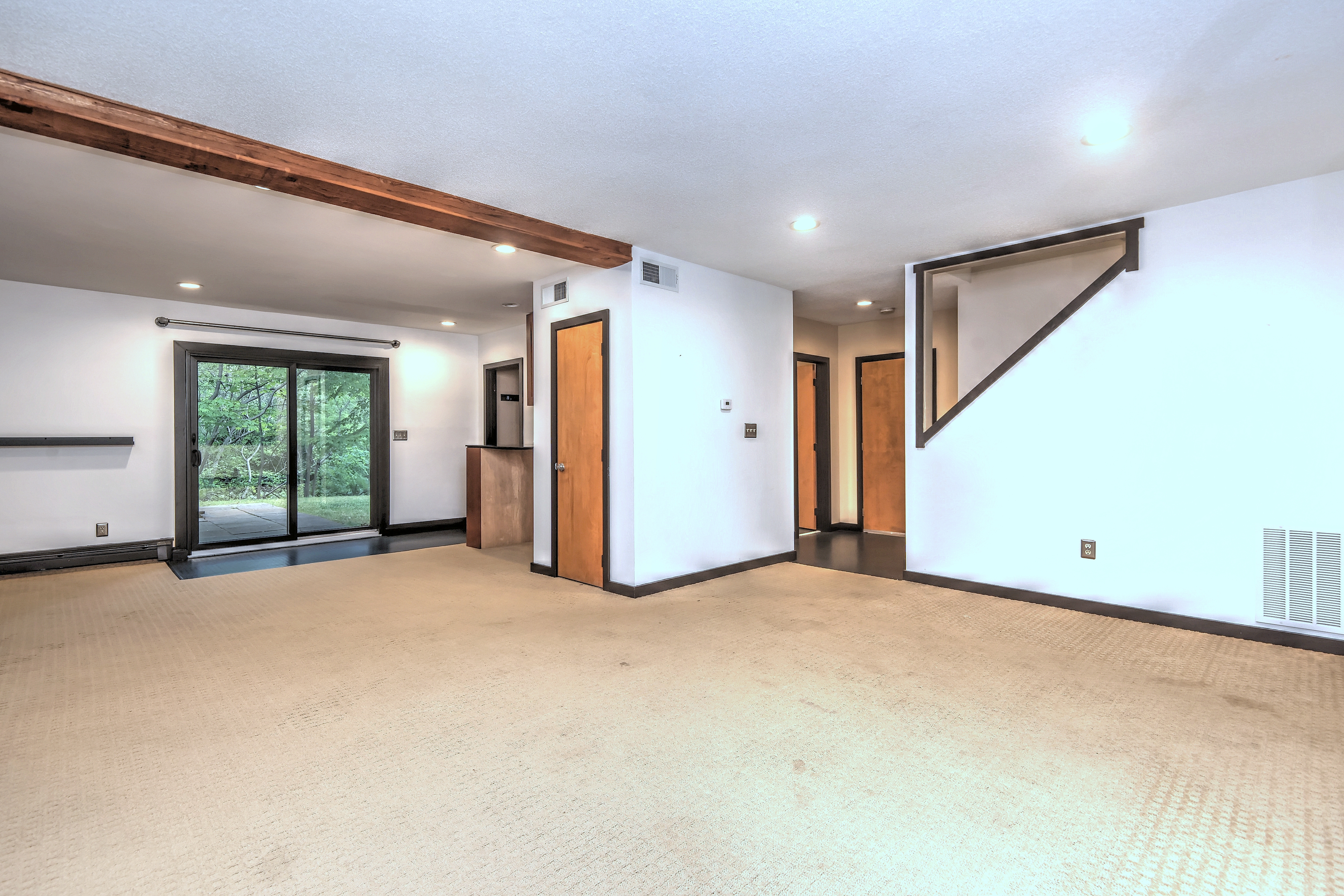  Sophisticated Contemporary set in a Serene Setting - 物件實景