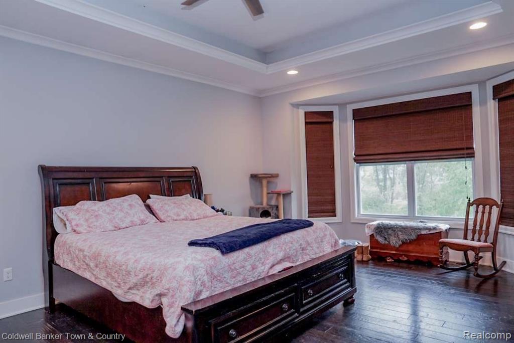 Brighton, Michigan, 48114, United States, 4 Bedrooms Bedrooms, ,5 BathroomsBathrooms,Residential,For Sale,1837893
