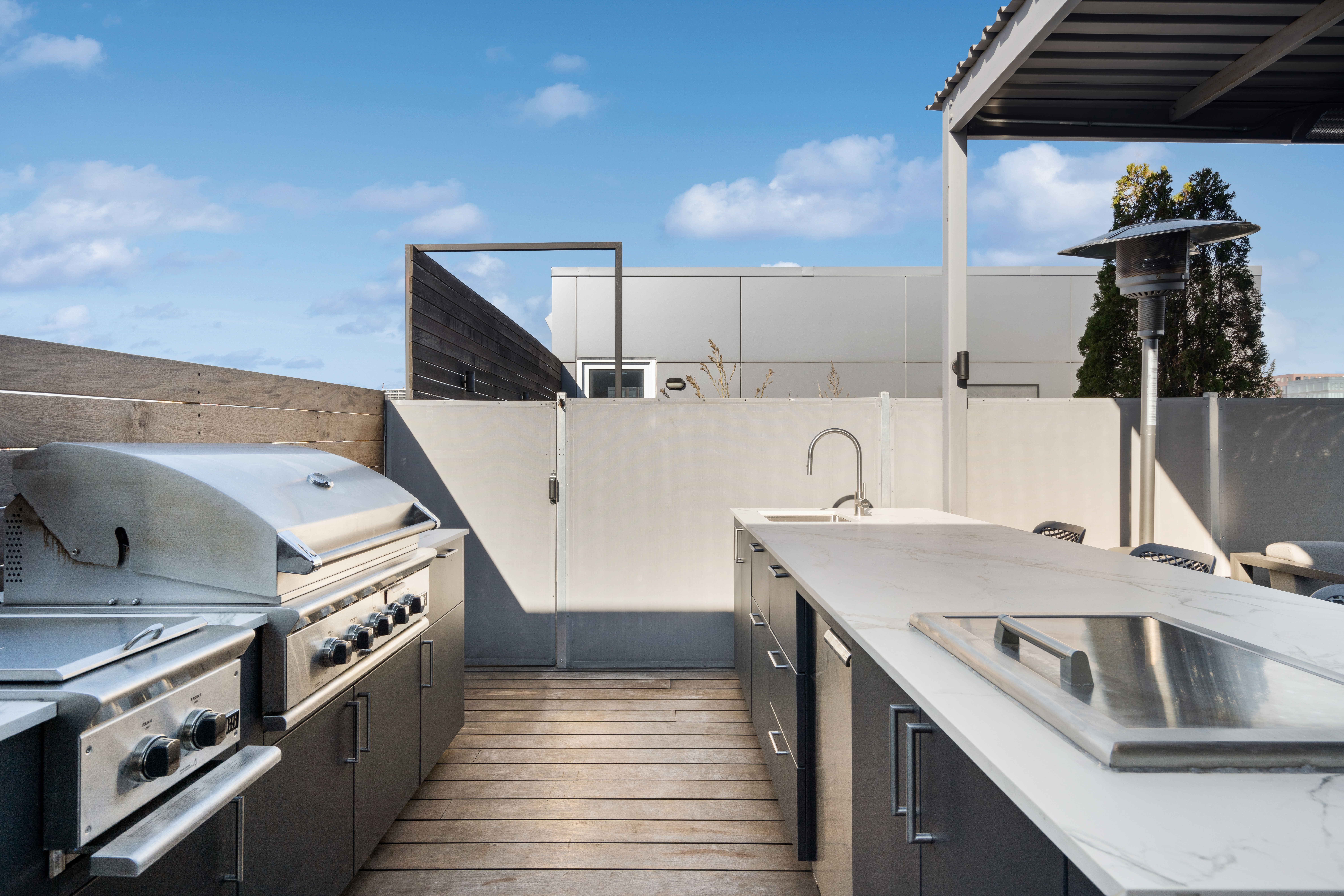  Perfect Combination of Location, Views and Modern Elegance - 物件實景