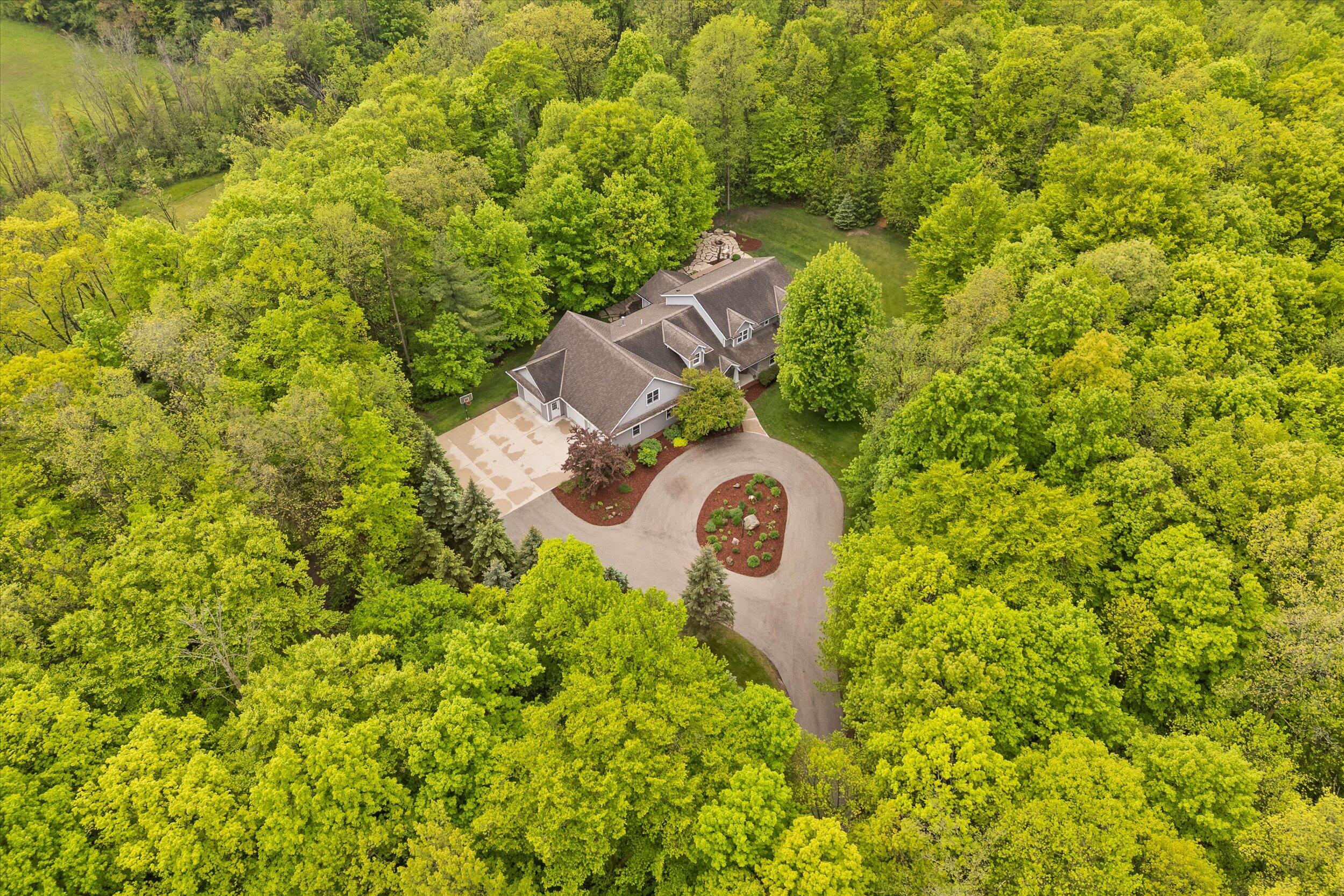 West Bend, Wisconsin, 53095, United States, 4 Bedrooms Bedrooms, ,4 BathroomsBathrooms,Residential,For Sale,1847652