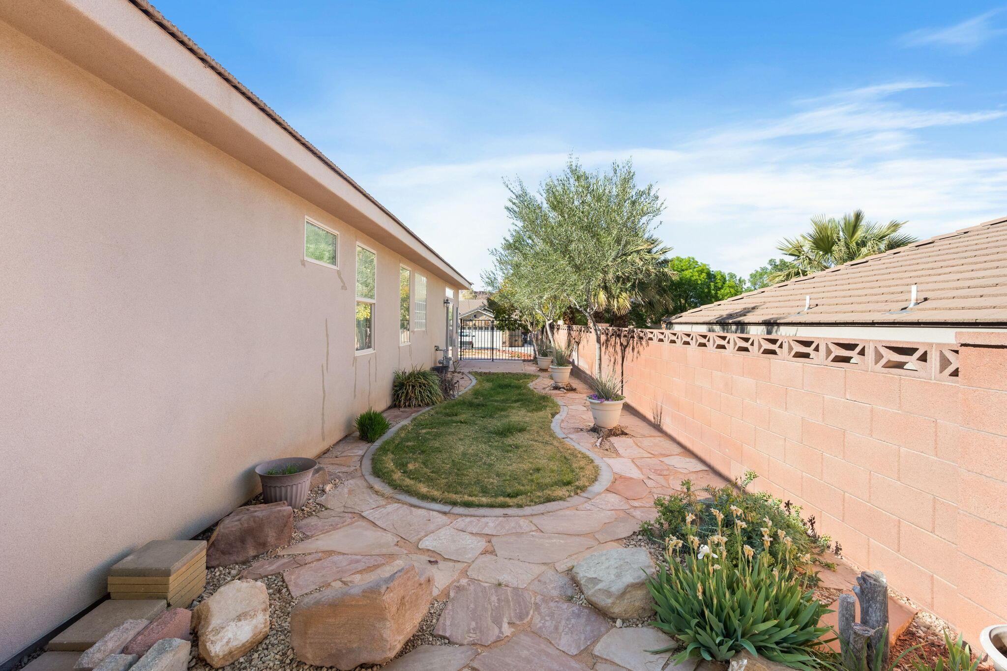 St George, Utah, 84790, United States, 3 Bedrooms Bedrooms, ,2 BathroomsBathrooms,Residential,For Sale,1878970