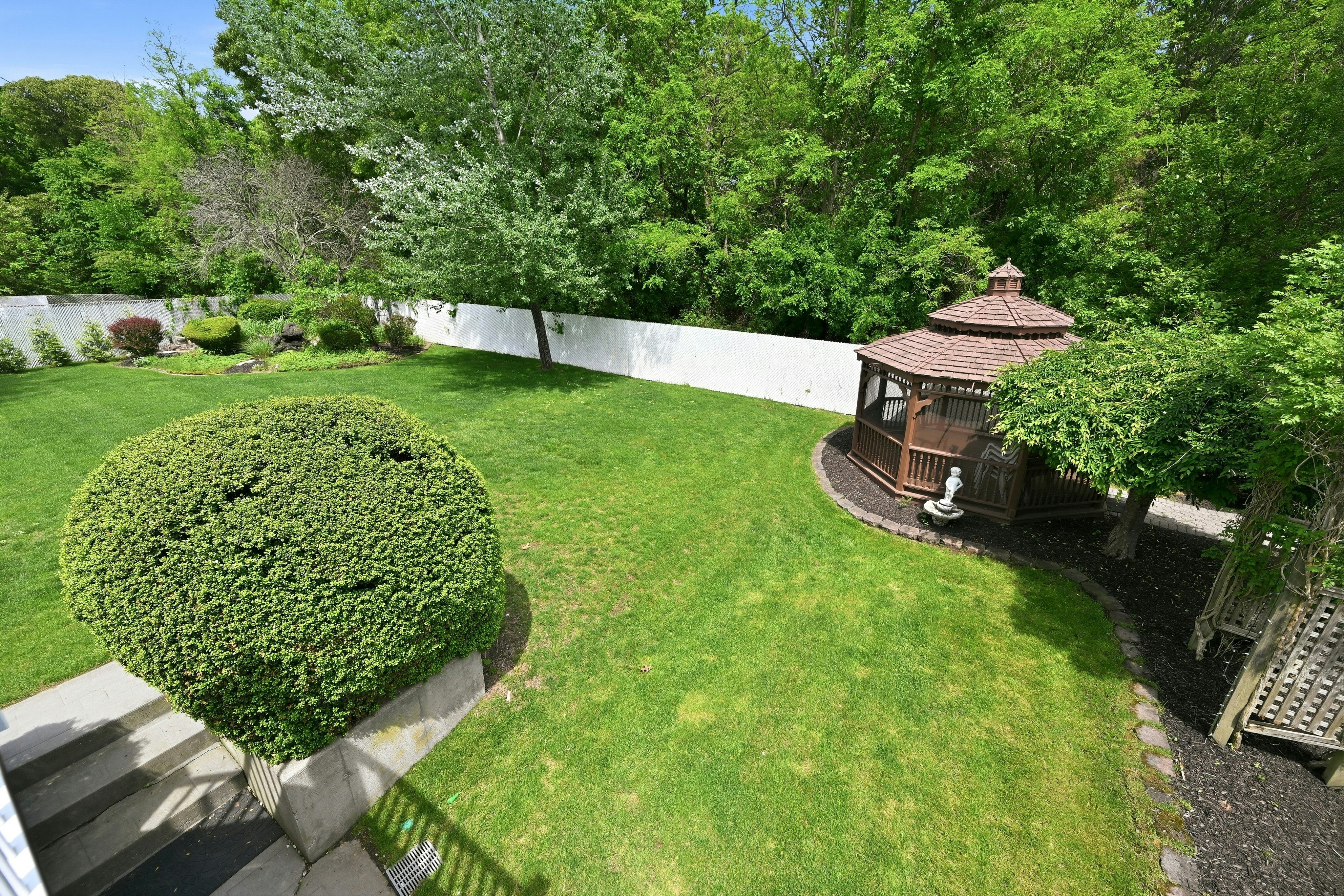  12 Phillips Lane, Lake Grove, NY, 11755 - 物件實景