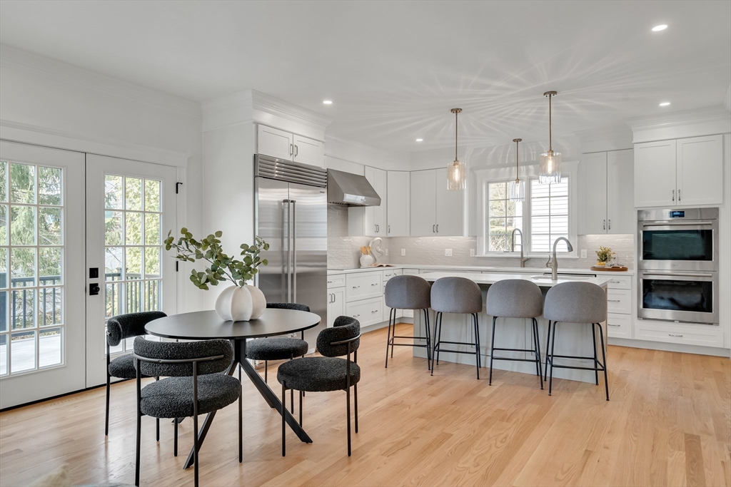 Lexington, Massachusetts, 02420, United States, 5 Bedrooms Bedrooms, ,6 BathroomsBathrooms,Residential,For Sale,1995859