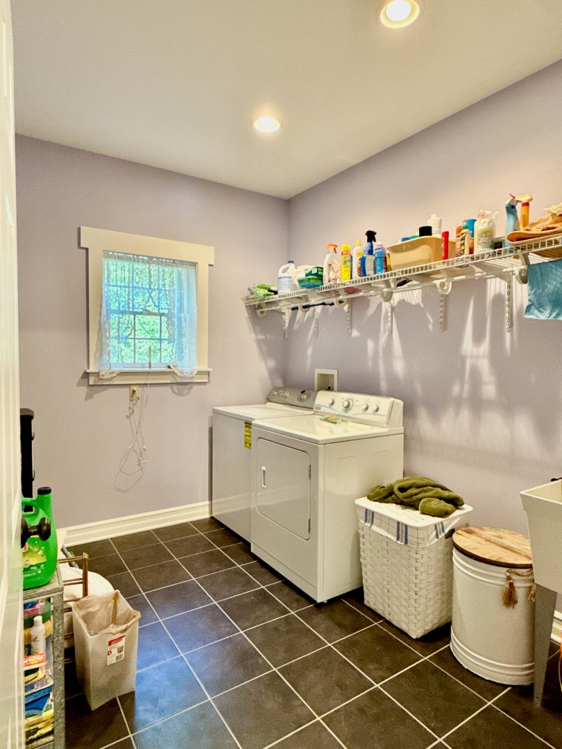 Hawley, Pennsylvania, 18428, United States, 3 Bedrooms Bedrooms, ,4 BathroomsBathrooms,Residential,For Sale,1846687