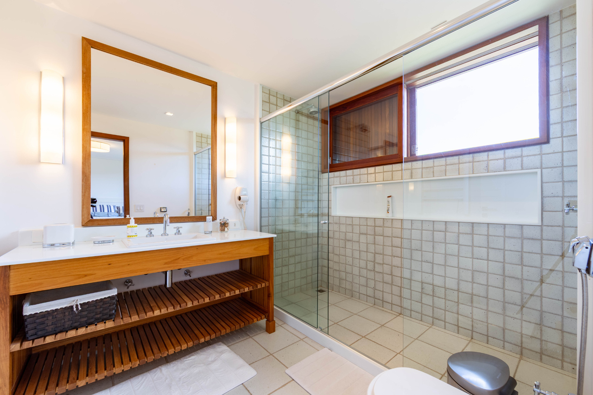  Signature residence integrated with nature in a private mountain setting - 物件實景
