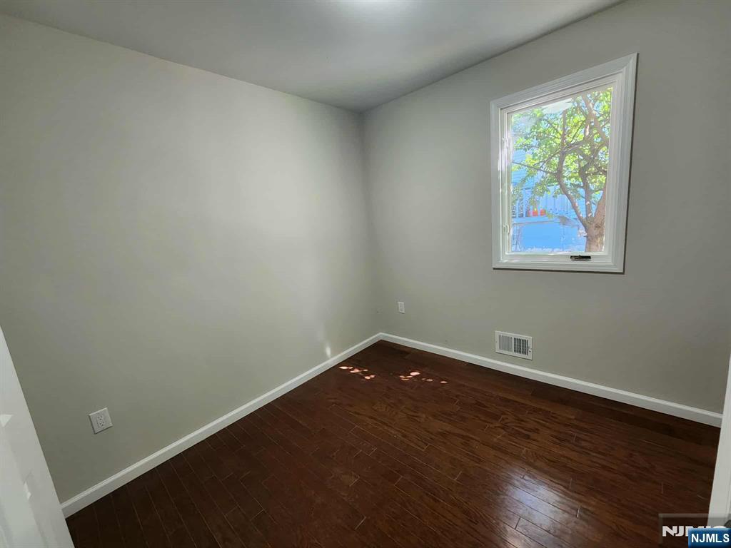 Passaic, New Jersey, 07055, United States, 5 Bedrooms Bedrooms, ,2 BathroomsBathrooms,Residential,For Sale,1975134