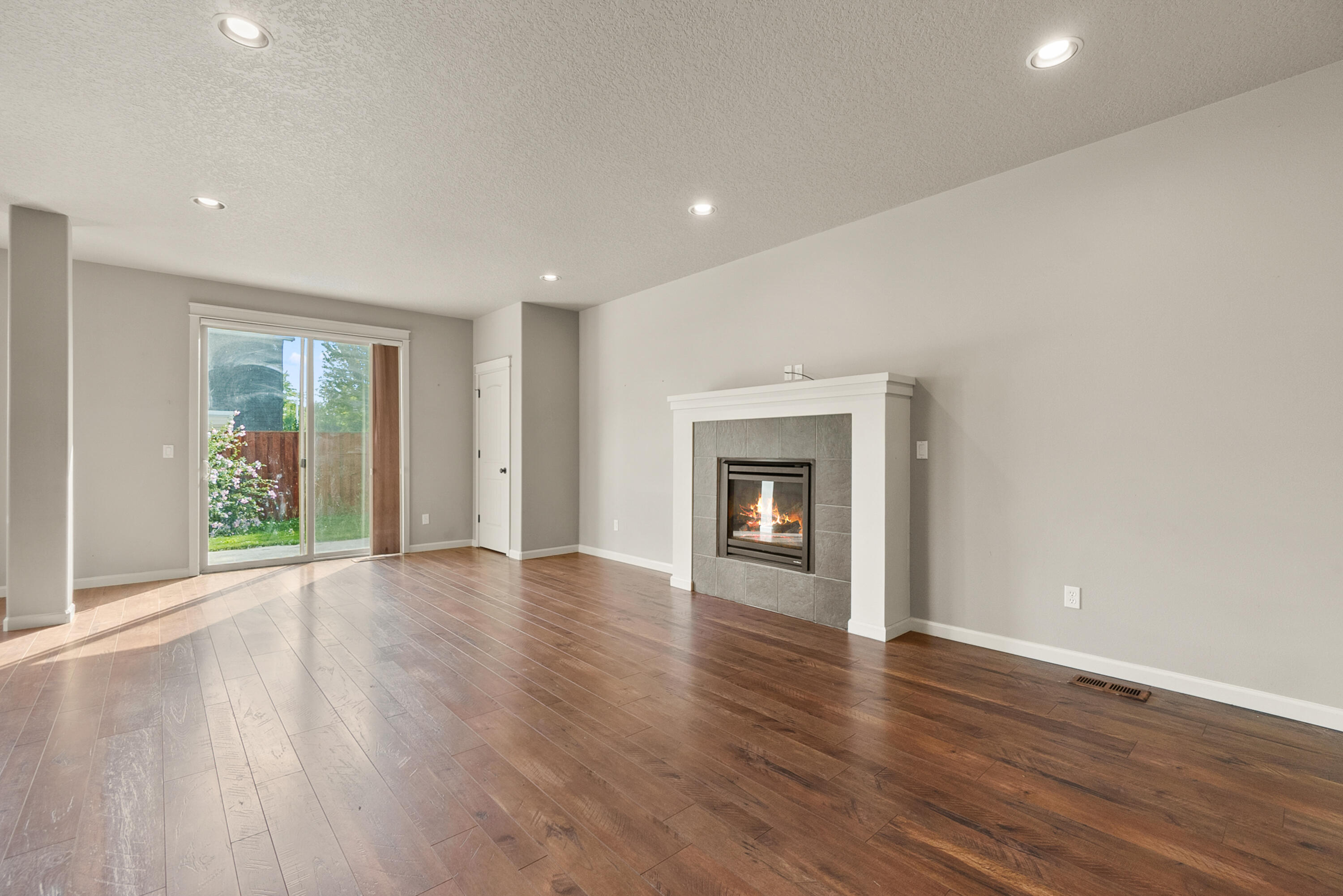 Redmond, Oregon, 97756, United States, 3 Bedrooms Bedrooms, ,3 BathroomsBathrooms,Residential,For Sale,1998180