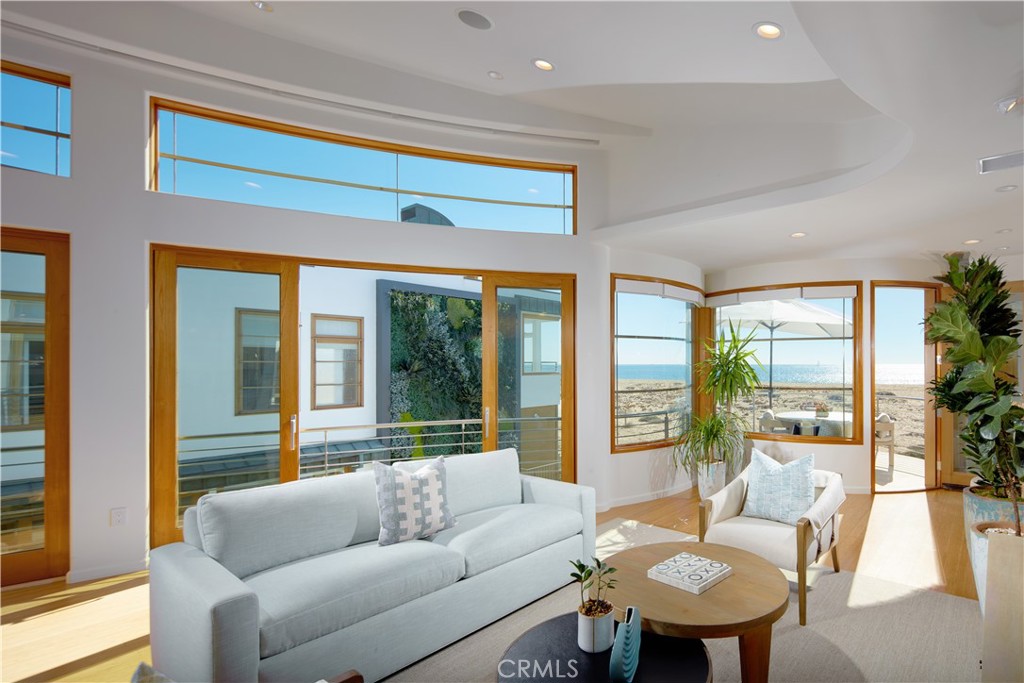 Newport Beach, California, 92661, United States, 7 Bedrooms Bedrooms, ,11 BathroomsBathrooms,Residential,For Sale,1877101