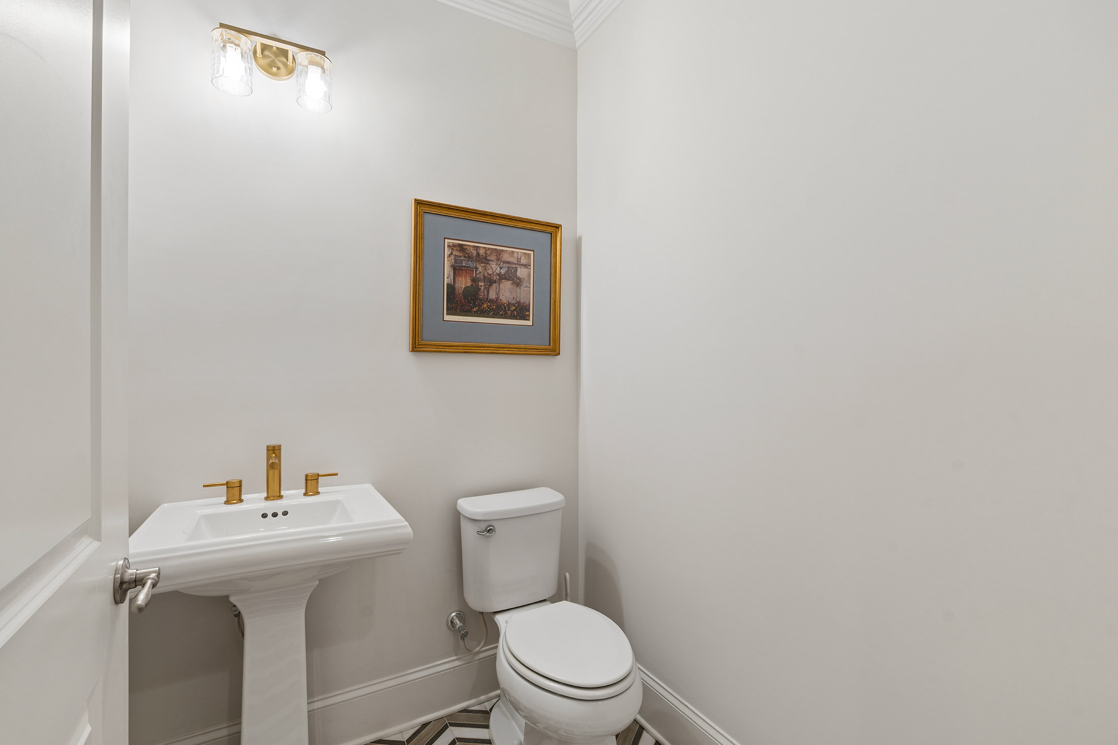  Upgraded Townhome Offers Low Maintenance Living - 物件實景