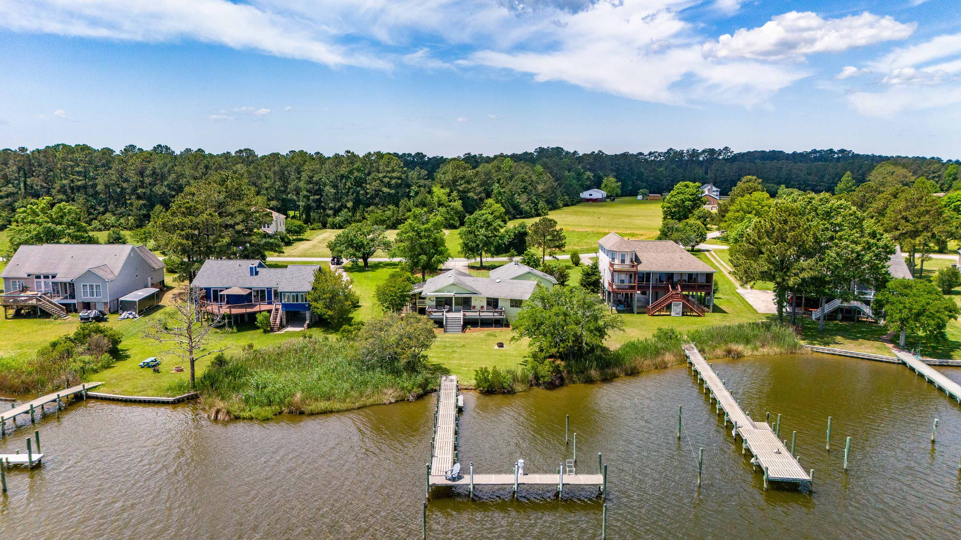 Oriental, North Carolina, 28571, United States, 2 Bedrooms Bedrooms, ,3 BathroomsBathrooms,Residential,For Sale,1943543