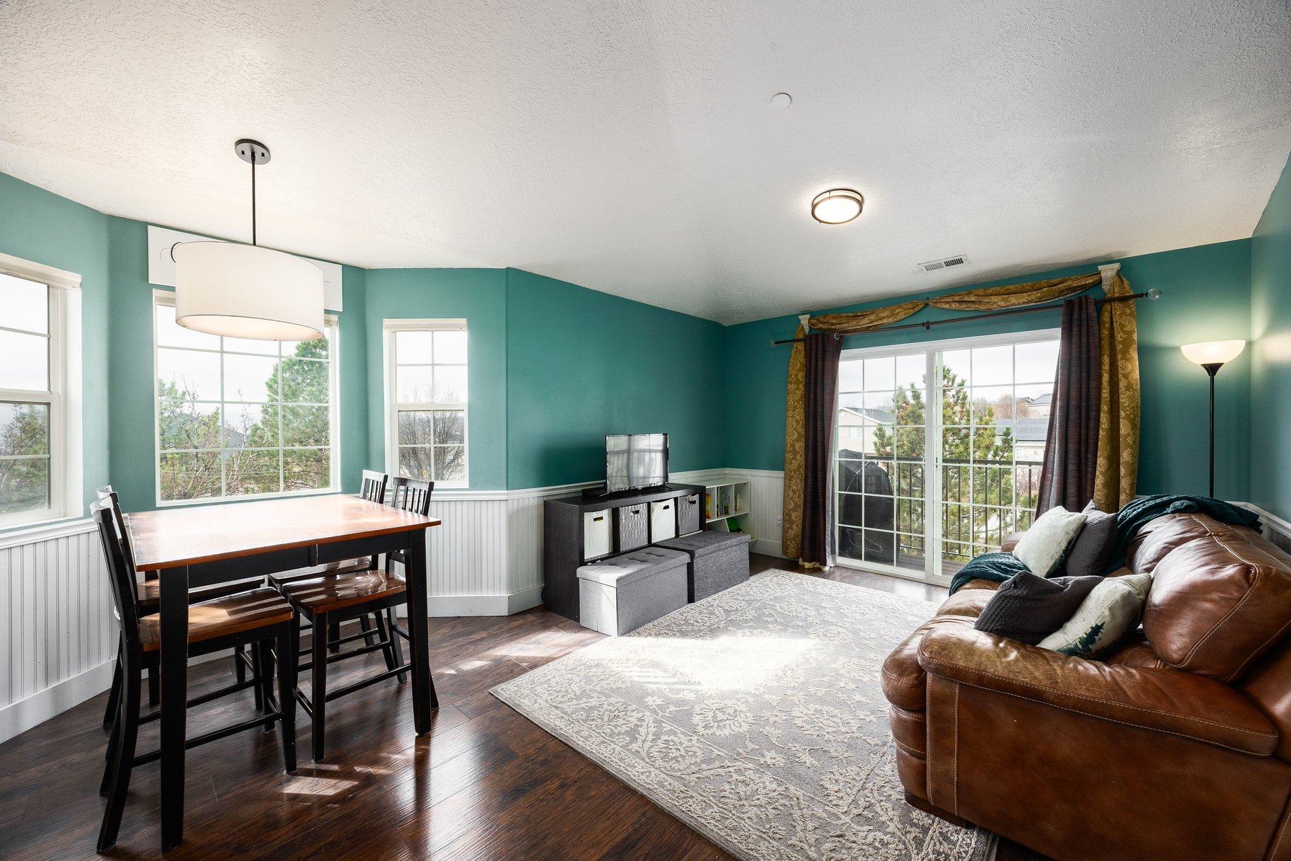  Quiet 3-Bed Condo Near Schools & Parks - 物件實景