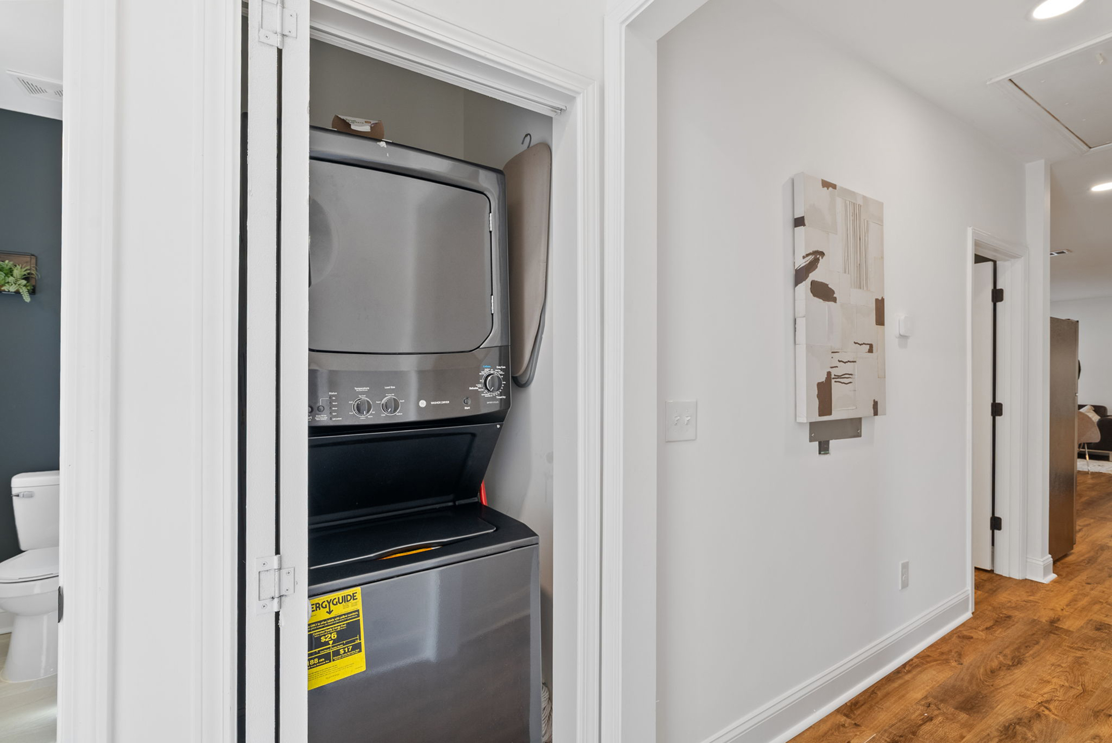  Completely Renovated and Move-In Ready Bungalow - 物件實景