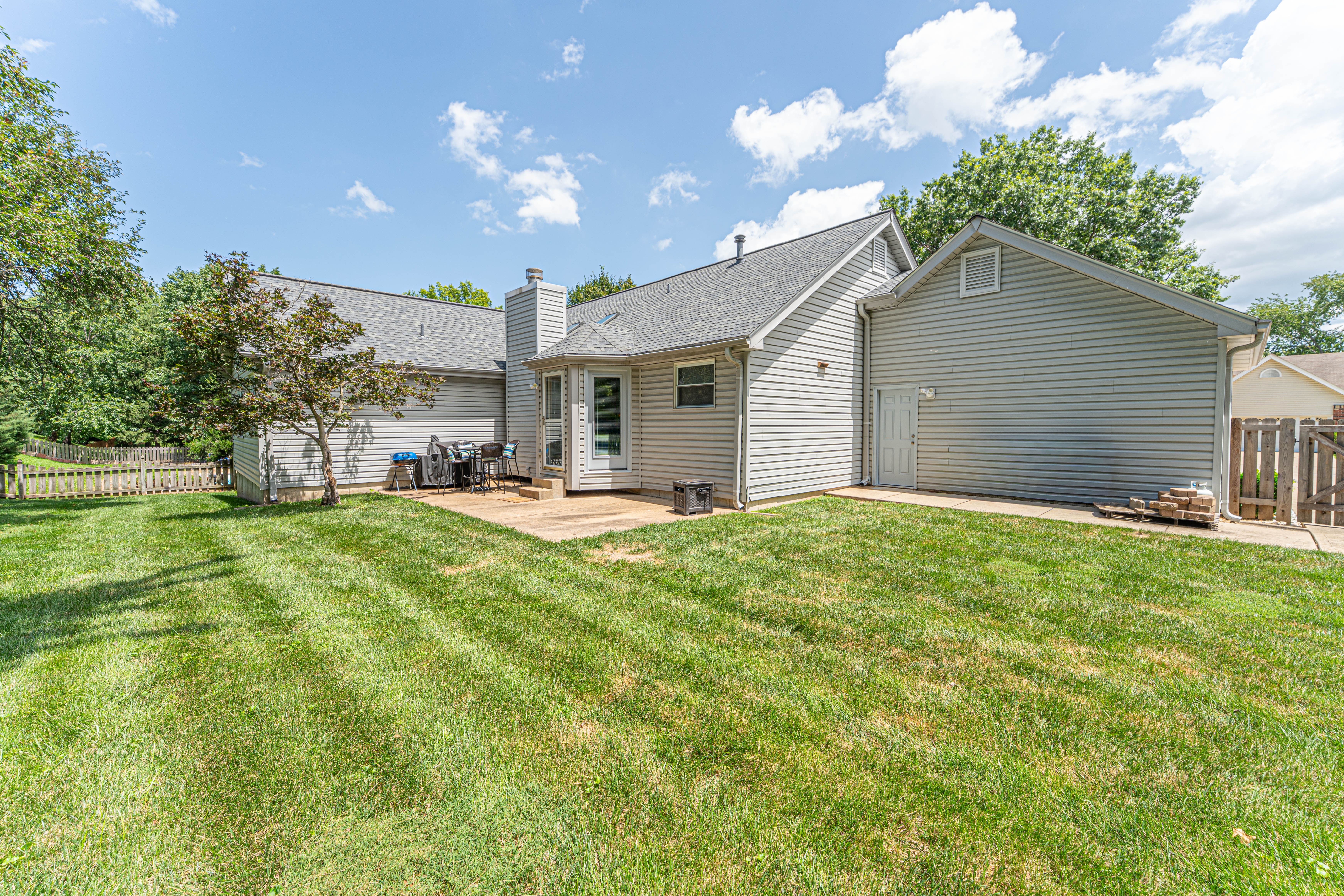  25 Beaujolais Drive, Florissant, MO 63031 - 物件實景