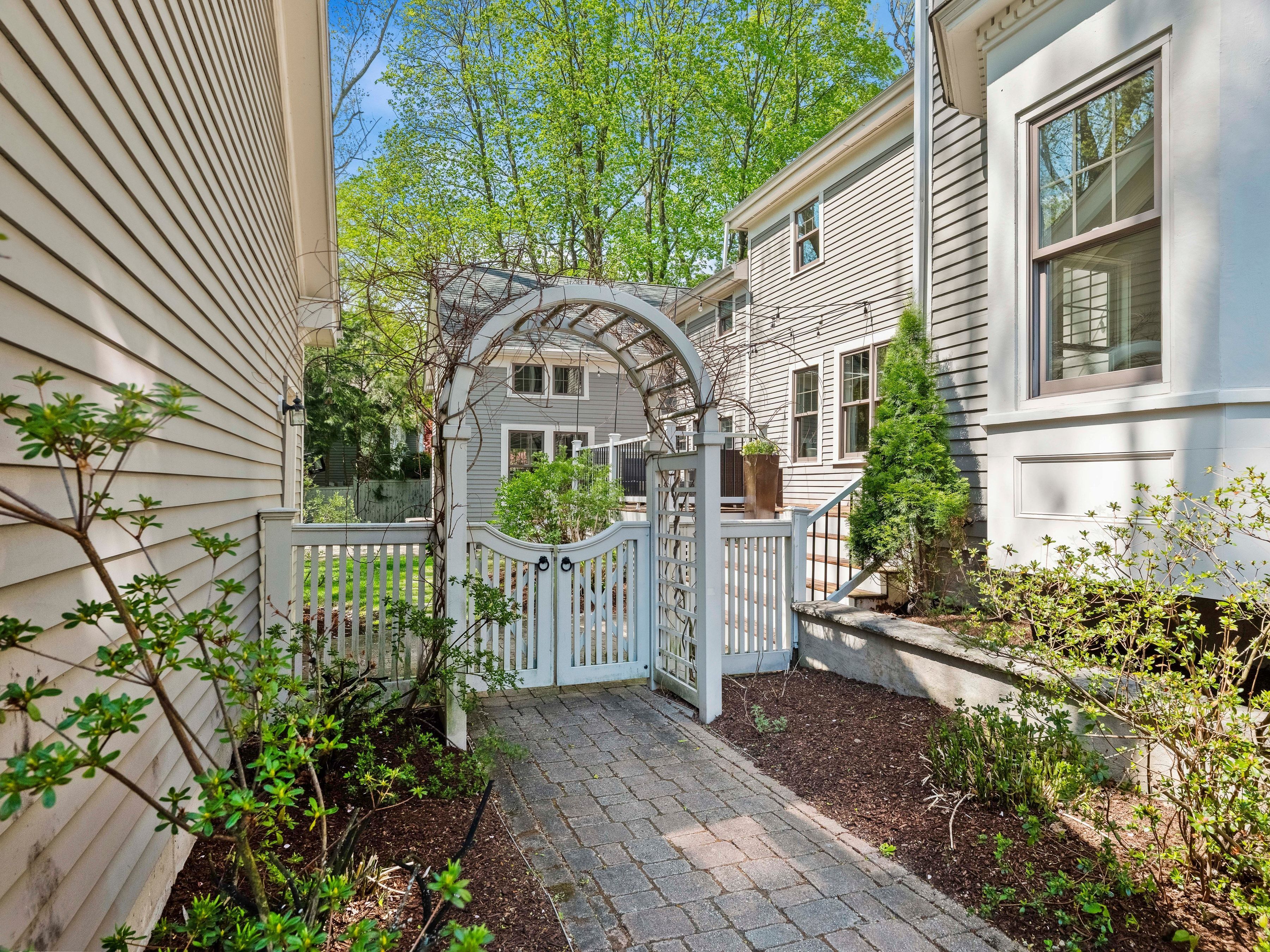  20 Maple Street, Lexington, MA, 02420 - 物件實景