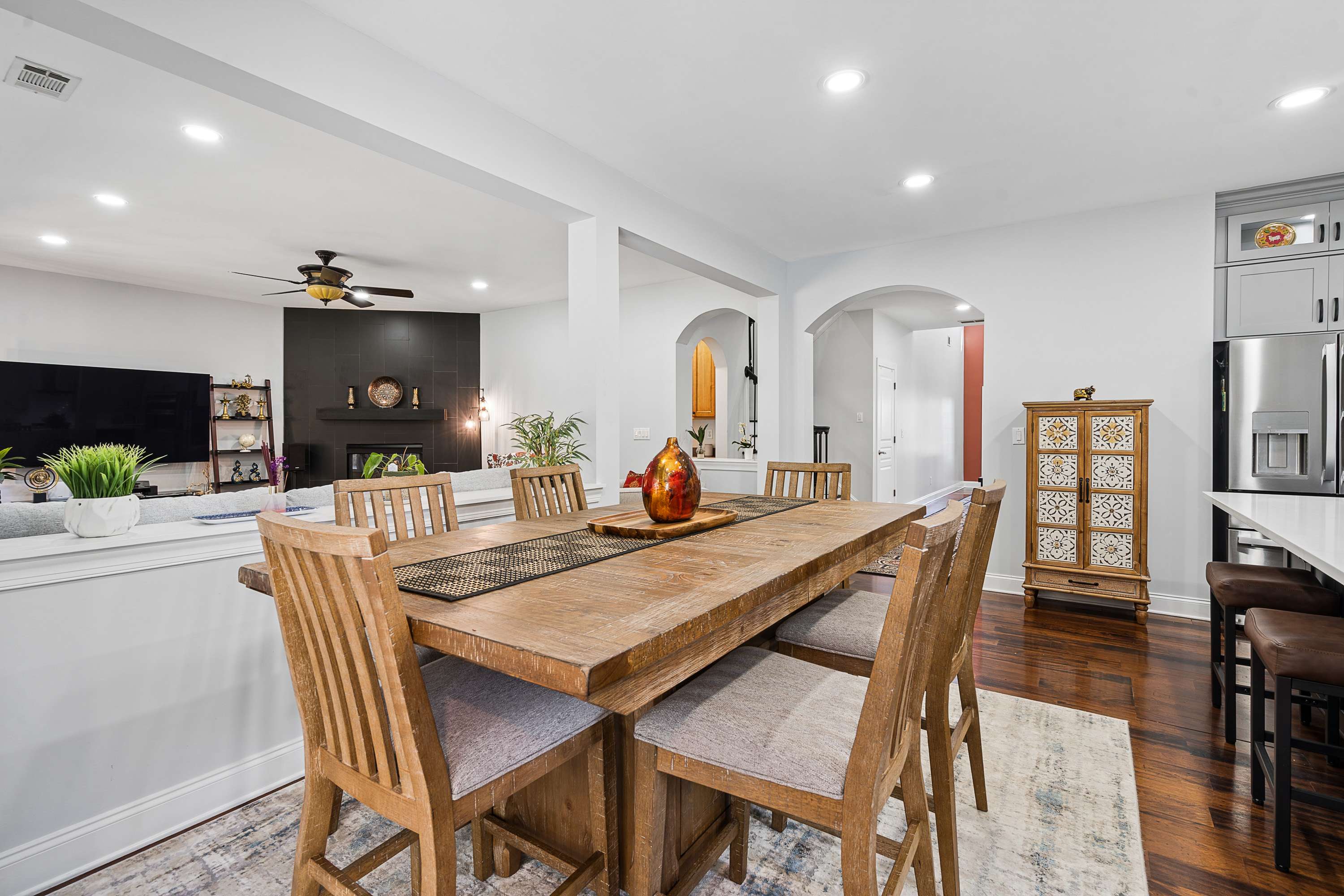  Beautifully Updated Home in Sought-After Swim and Tennis Neighborhood - 物件實景