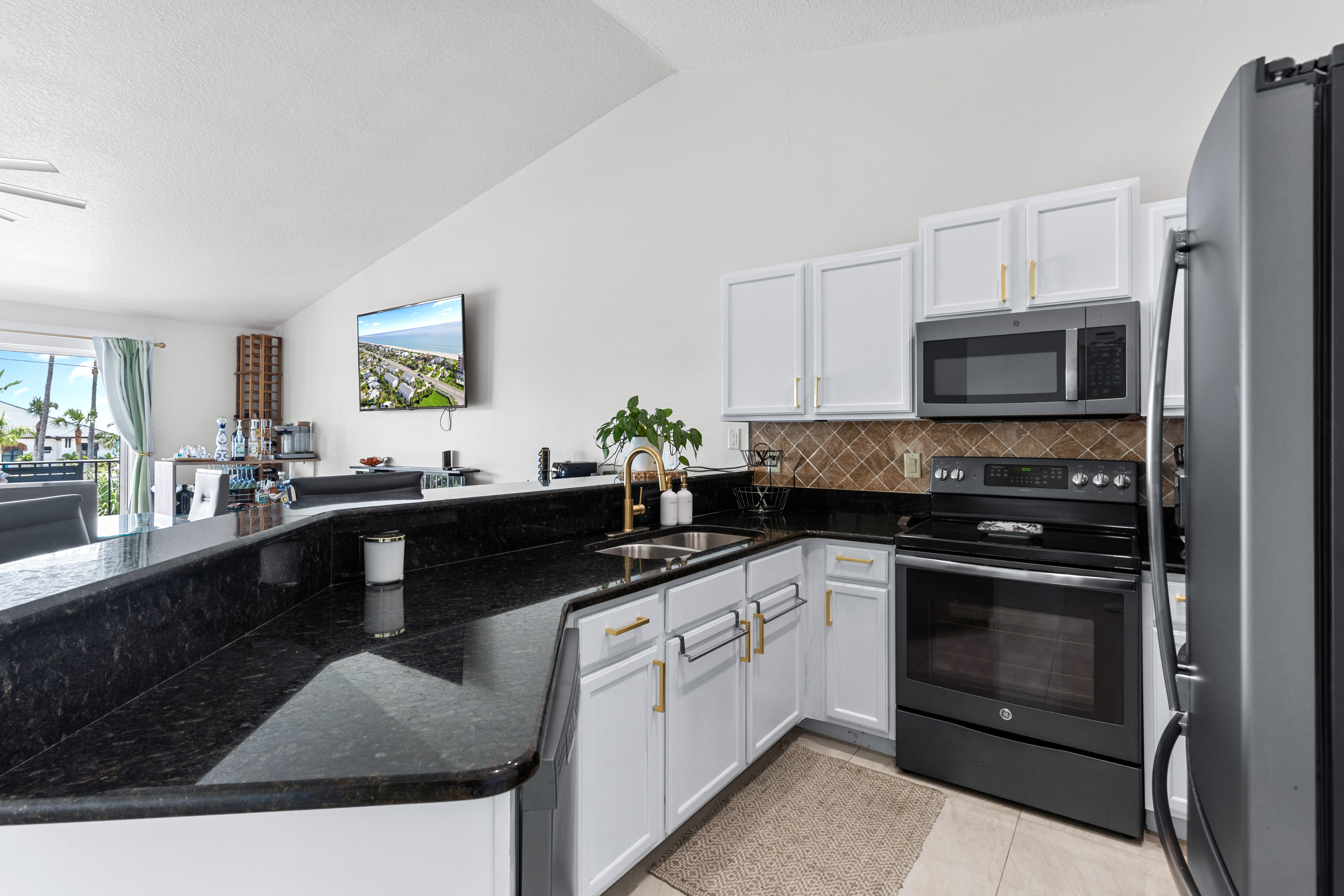  1883 Cato Court, Unit #B-2, Indialantic, FL, 32903 - 物件實景