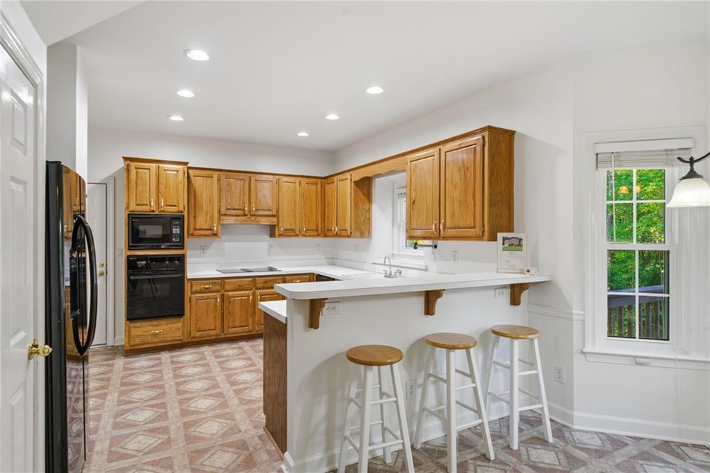 Suwanee, Georgia, 30024, United States, 4 Bedrooms Bedrooms, ,3 BathroomsBathrooms,Residential,For Sale,1979124