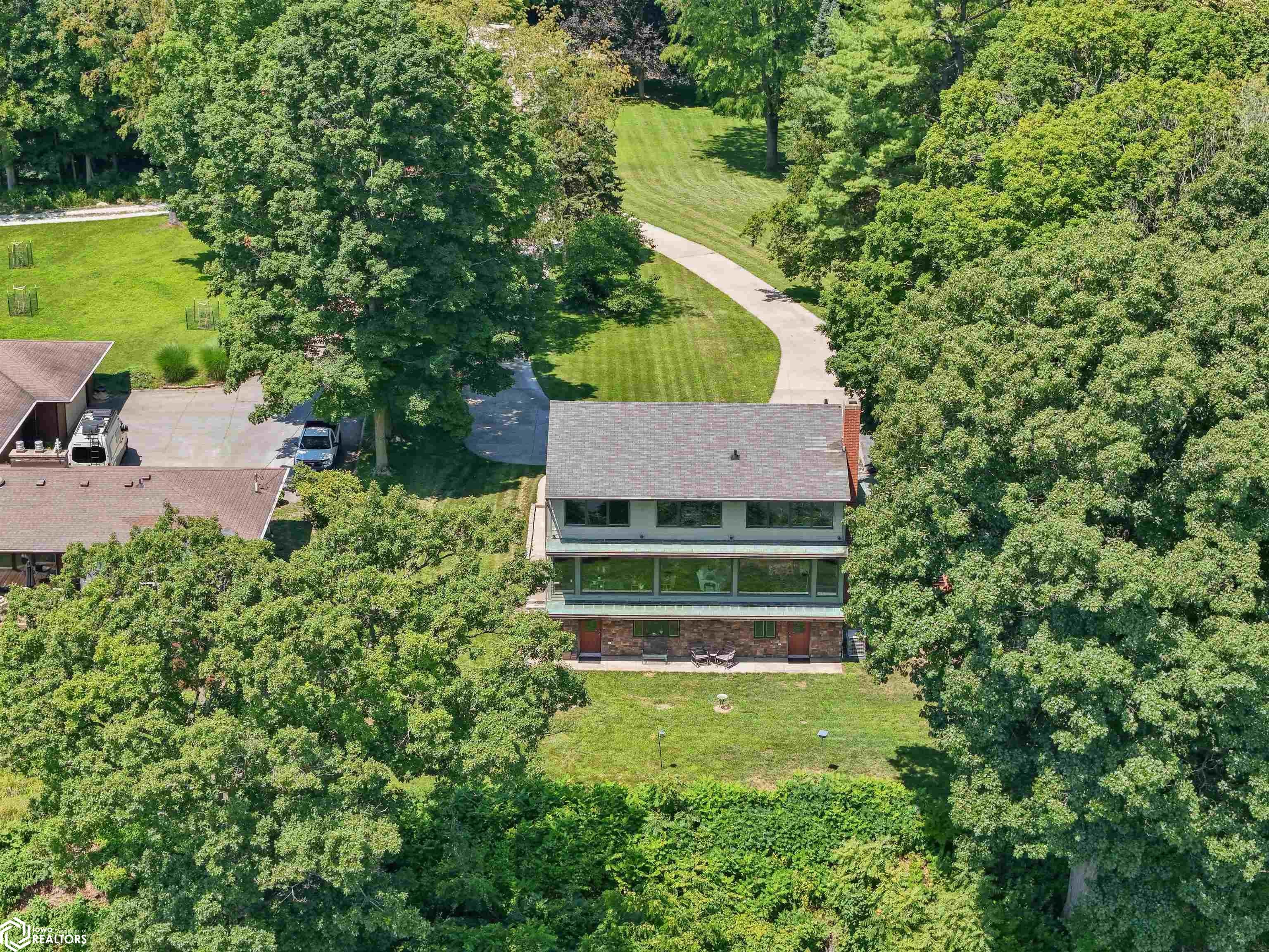 Burlington, Iowa, 52601, United States, 3 Bedrooms Bedrooms, ,3 BathroomsBathrooms,Residential,For Sale,1879200