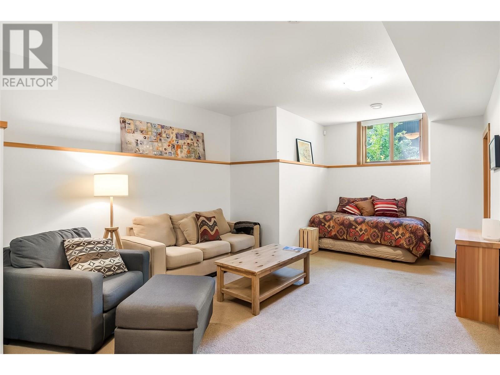 REVELSTOKE, British Columbia, V0E 2S3, CA, 6 Bedrooms Bedrooms, ,4 BathroomsBathrooms,Residential,For Sale,1912503