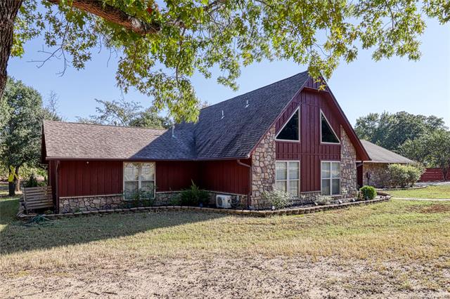 Eufaula, Oklahoma, 74432, United States, 3 Bedrooms Bedrooms, ,3 BathroomsBathrooms,Residential,For Sale,1987326