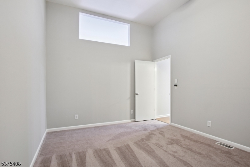 Clifton City, New Jersey, 07013-4019, United States, 2 Bedrooms Bedrooms, ,3 BathroomsBathrooms,Residential,For Sale,1920450