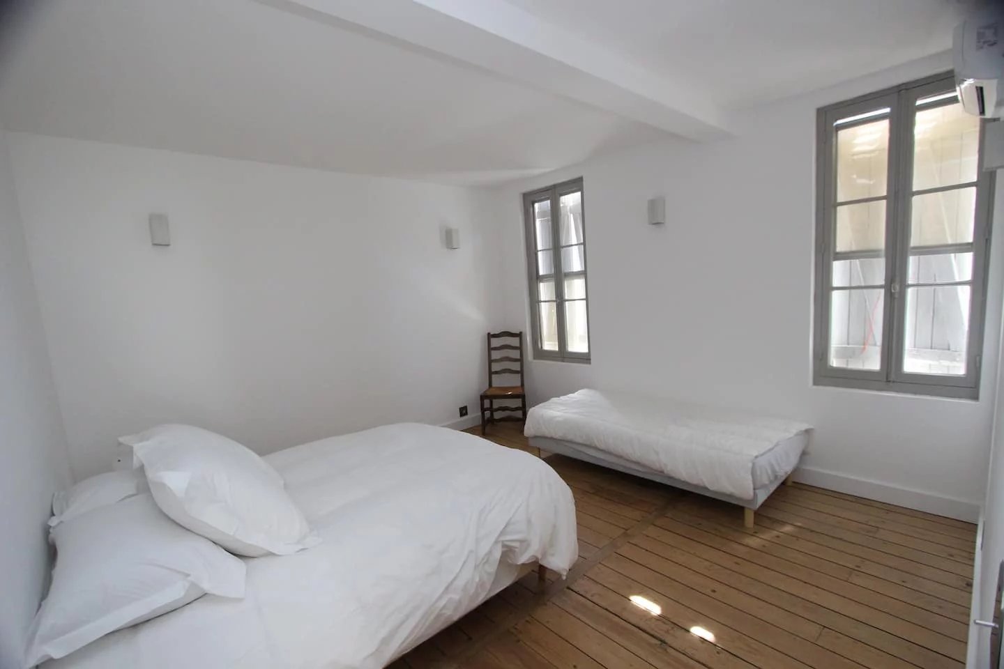 Port-Saint-Louis-du-Rhône, Provence-Alpes-Côte d?Azur, 13230, FR, 8 Bedrooms Bedrooms, ,6 BathroomsBathrooms,Residential,For Sale,1612582