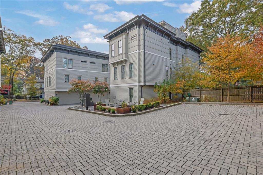 Atlanta, Georgia, 30316, United States, 2 Bedrooms Bedrooms, ,4 BathroomsBathrooms,Residential,For Sale,2007834