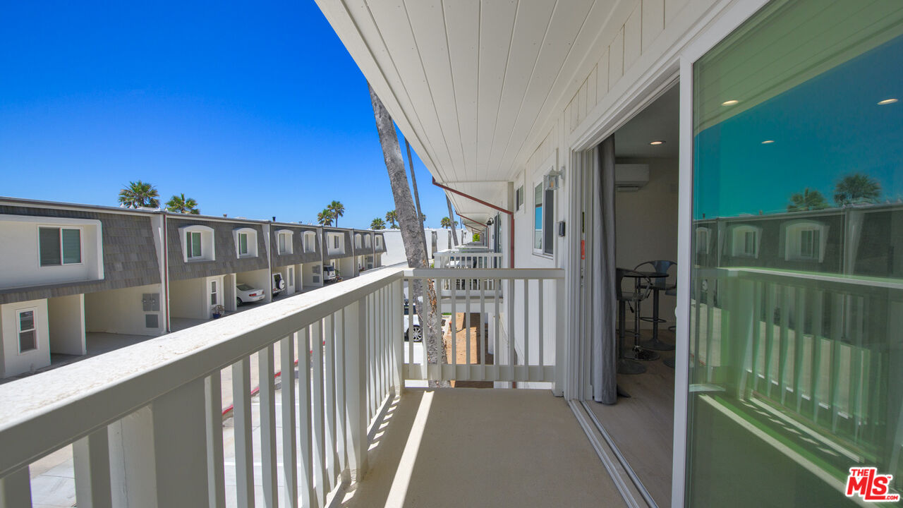 Malibu, California, 90265, United States, 2 Bedrooms Bedrooms, ,2 BathroomsBathrooms,Residential,For Sale,1896546