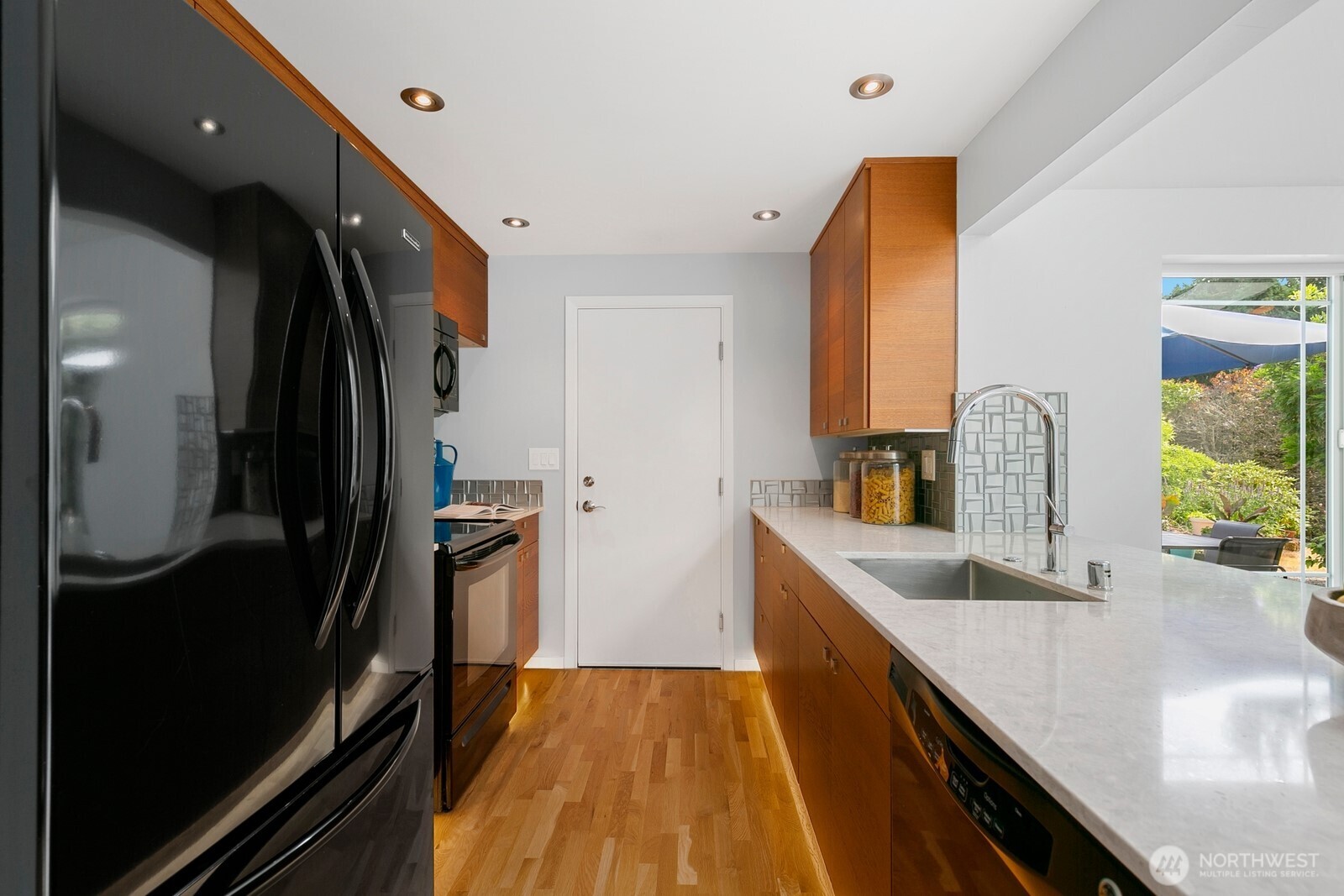 Bellevue, Washington, 98006, United States, 4 Bedrooms Bedrooms, ,1 BathroomBathrooms,Residential,For Sale,1913092