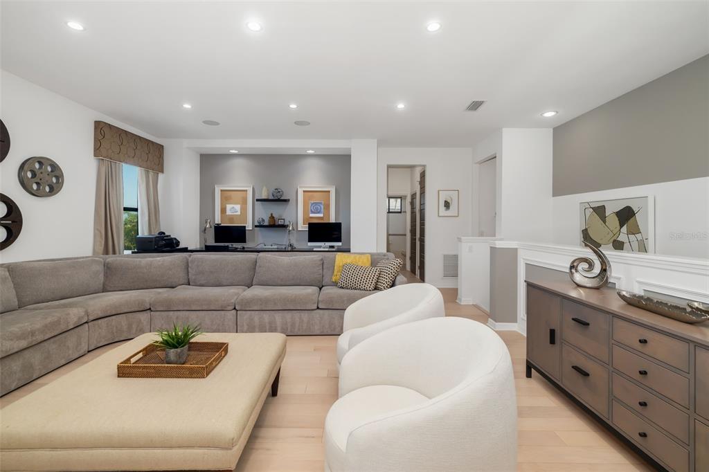 Bradenton, Florida, 34212, United States, 4 Bedrooms Bedrooms, ,5 BathroomsBathrooms,Residential,For Sale,1856587