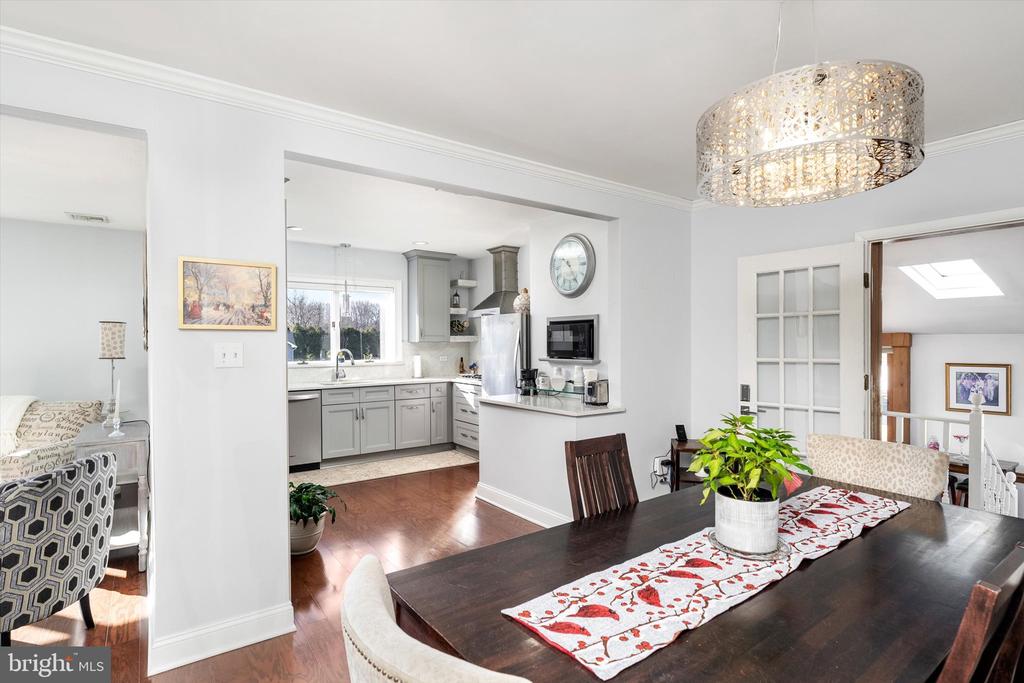 Allentown, New Jersey, 08501, United States, 4 Bedrooms Bedrooms, ,3 BathroomsBathrooms,Residential,For Sale,1998069