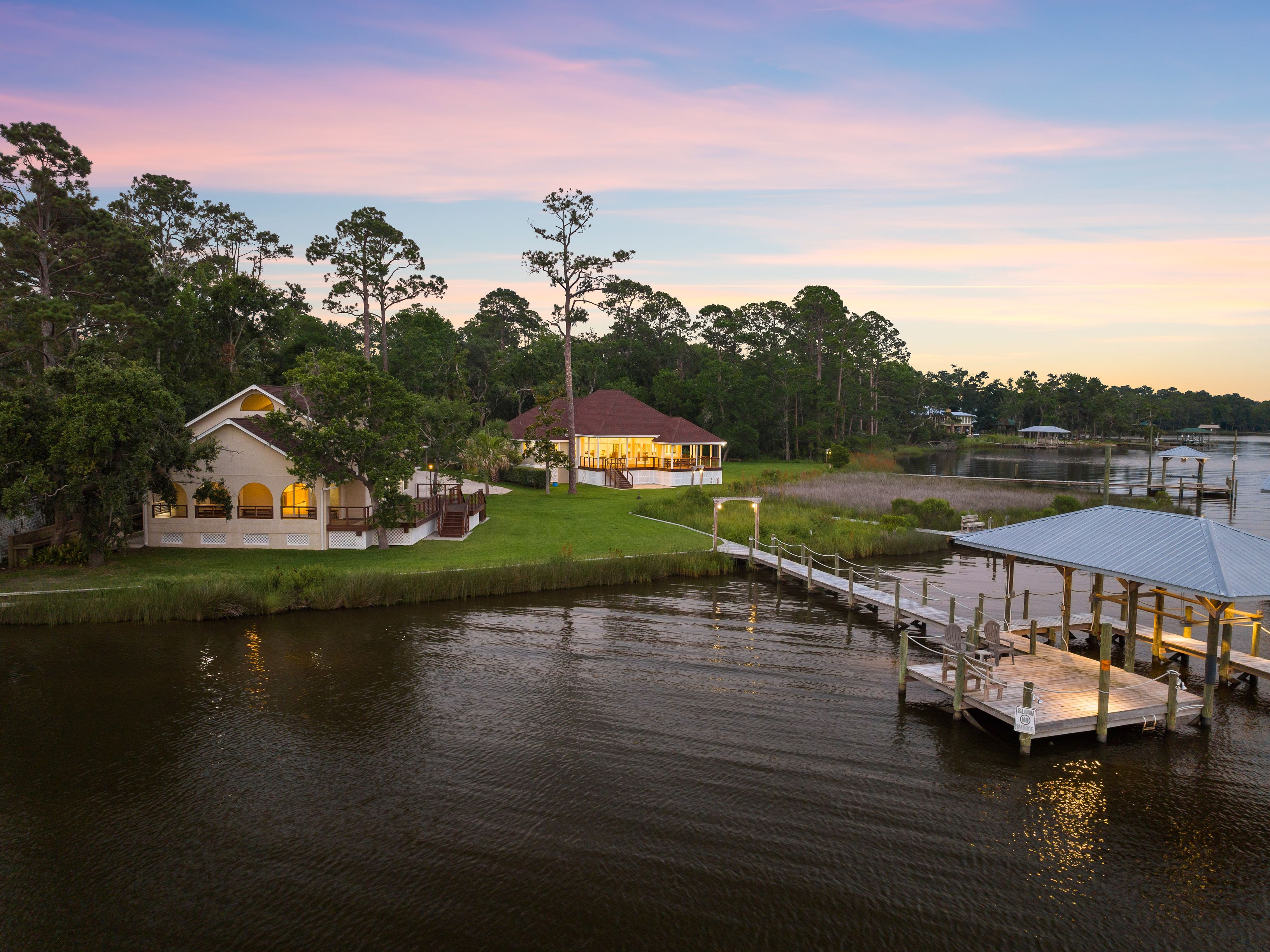  A Once-in-a-Generation Waterfront Estate with 725 Feet Bayou-Frontage - 物件實景