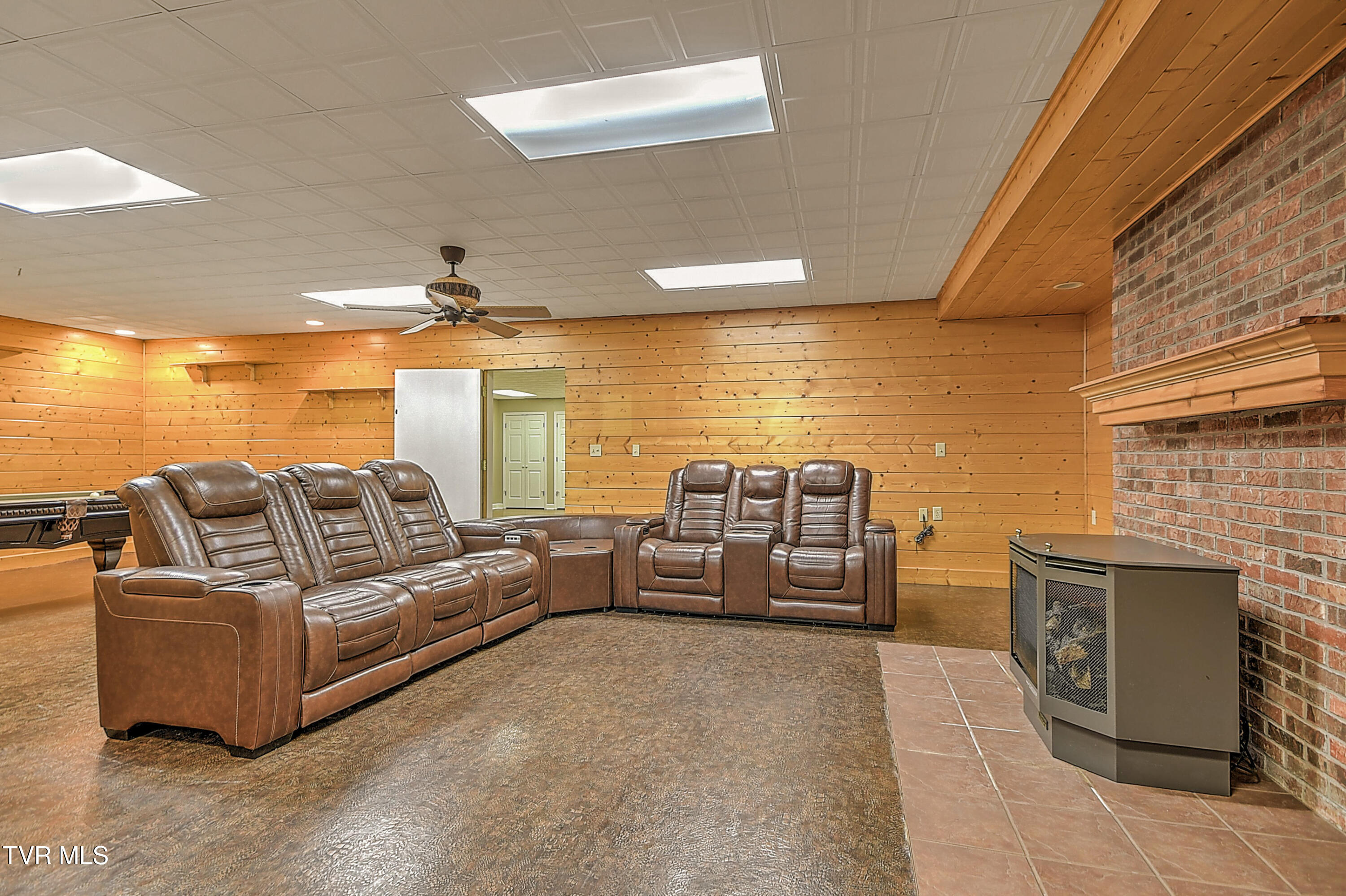 Jonesborough, Tennessee, 37659, United States, 6 Bedrooms Bedrooms, ,6 BathroomsBathrooms,Residential,For Sale,2011777