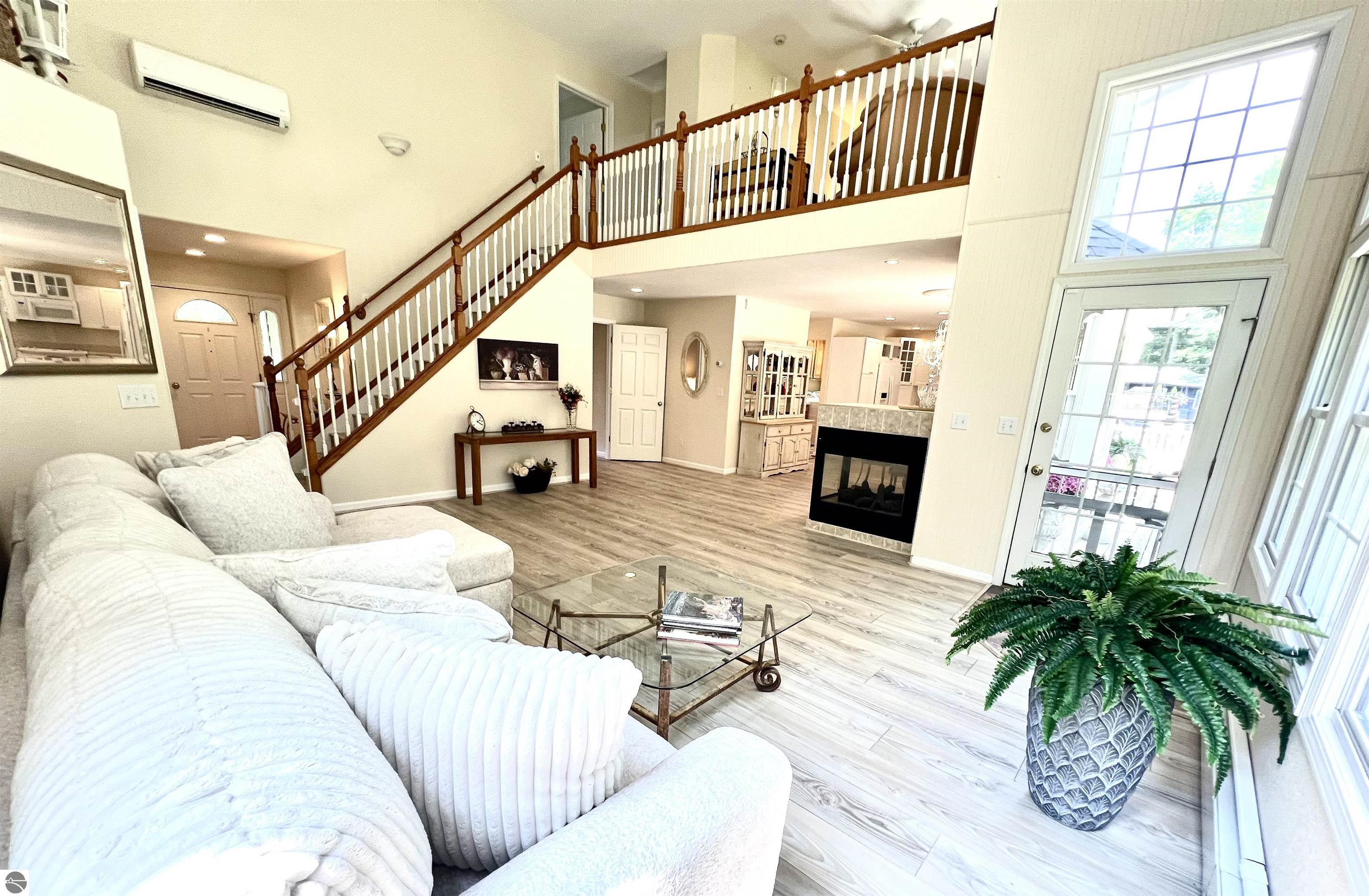 Traverse City, Michigan, 49686, United States, 4 Bedrooms Bedrooms, ,3 BathroomsBathrooms,Residential,For Sale,1883605
