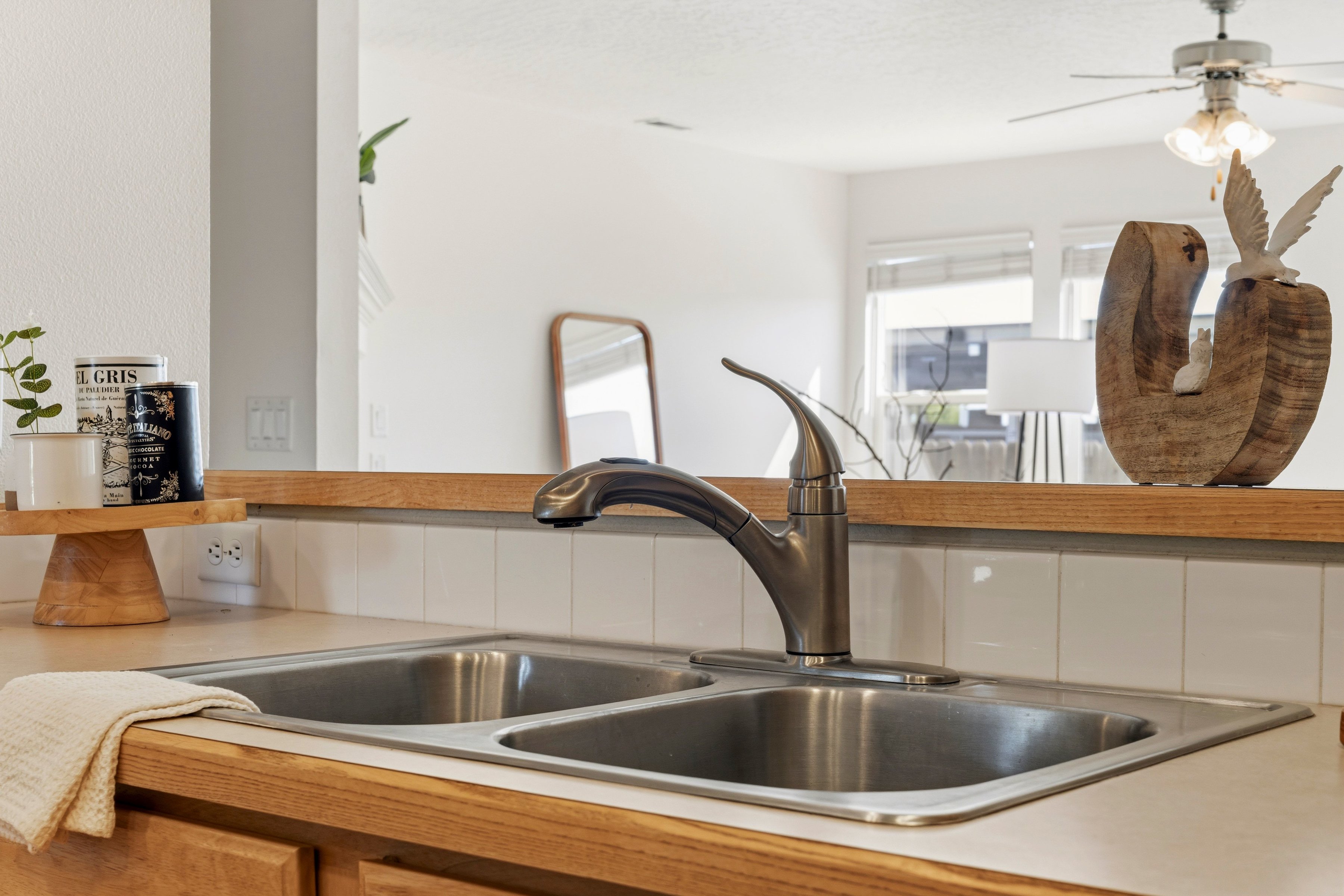  Charming single-level 3-bed, 2 bath home wonderfully located in North Caldwell - 物件實景