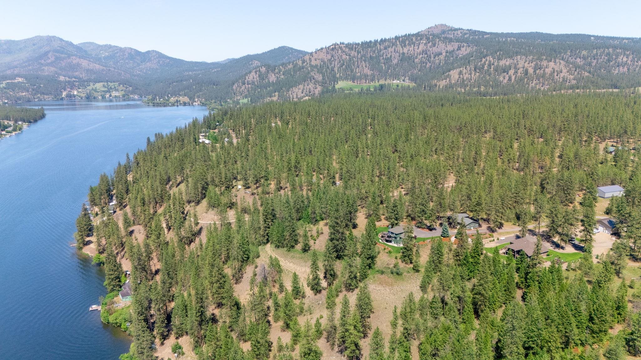 Nine Mile Falls, Washington, 99026, United States, 4 Bedrooms Bedrooms, ,3 BathroomsBathrooms,Residential,For Sale,1979955