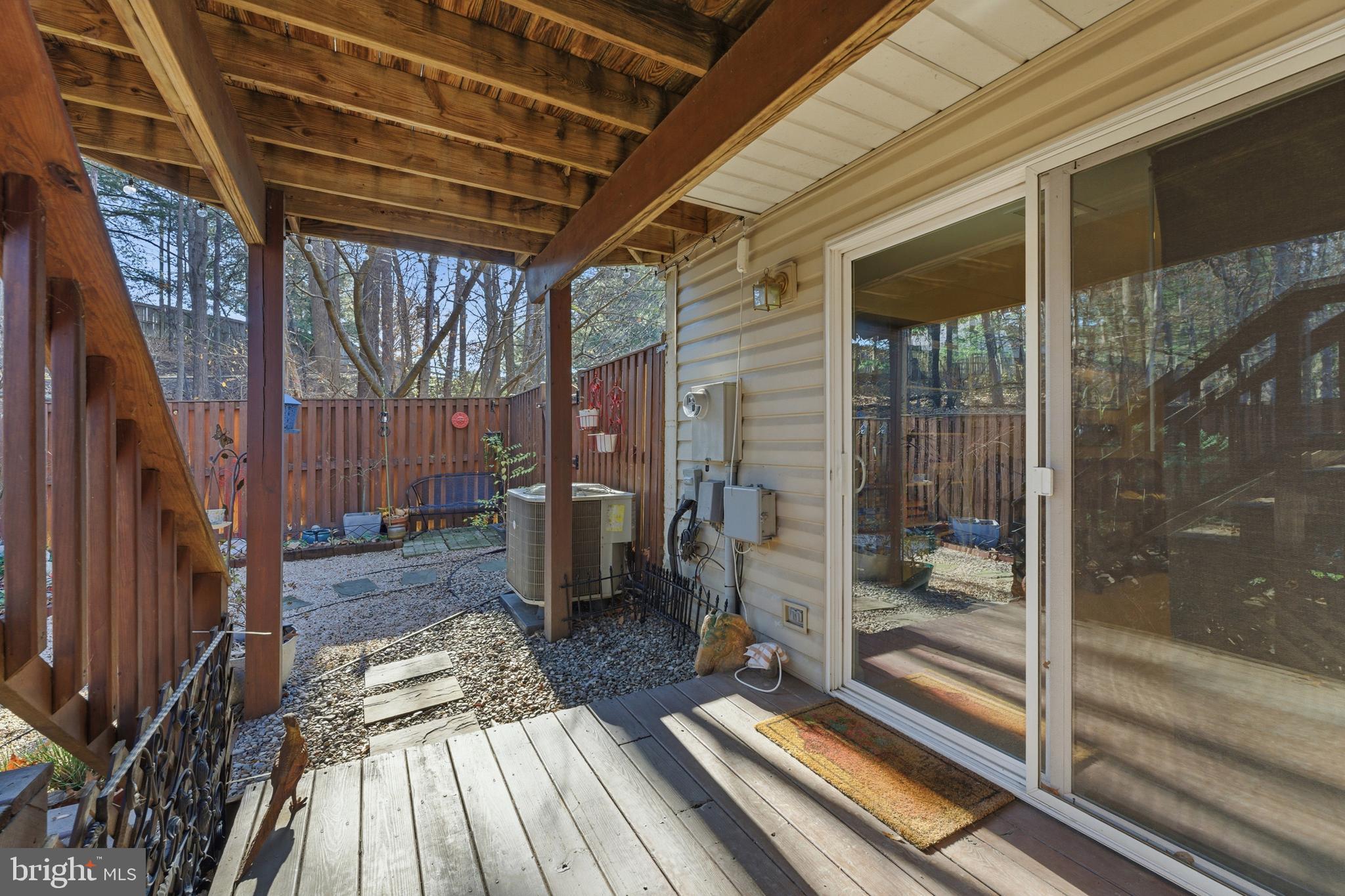 Clifton, Virginia, 20124, United States, 2 Bedrooms Bedrooms, ,3 BathroomsBathrooms,Residential,For Sale,2001572