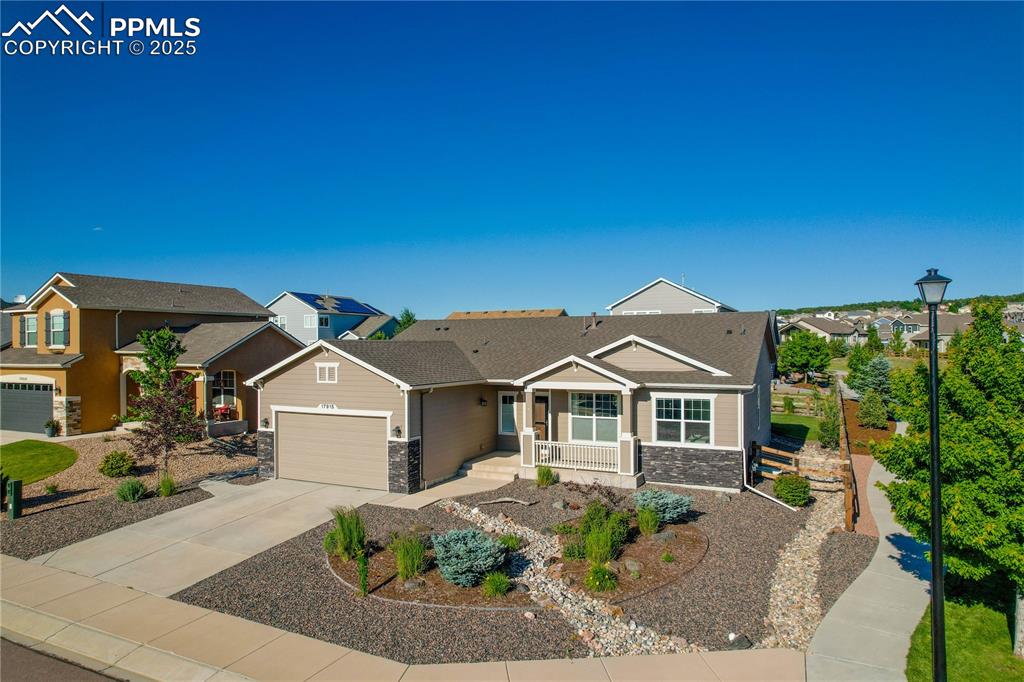 Monument, Colorado, 80132, United States, 5 Bedrooms Bedrooms, ,3 BathroomsBathrooms,Residential,For Sale,1875210
