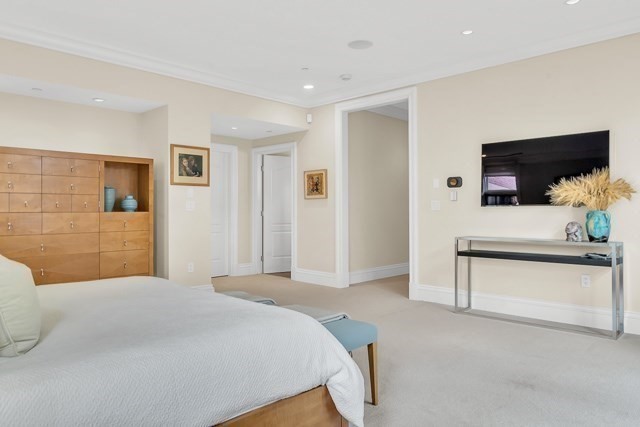 Brookline, Massachusetts, 02445, United States, 3 Bedrooms Bedrooms, ,4 BathroomsBathrooms,Residential,For Sale,1745754