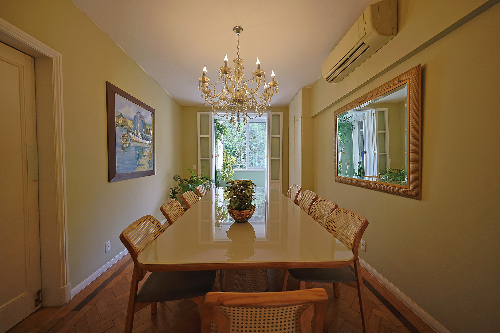  Apartment with Treetop Views on Praça Eugênio Jardim - 物件實景